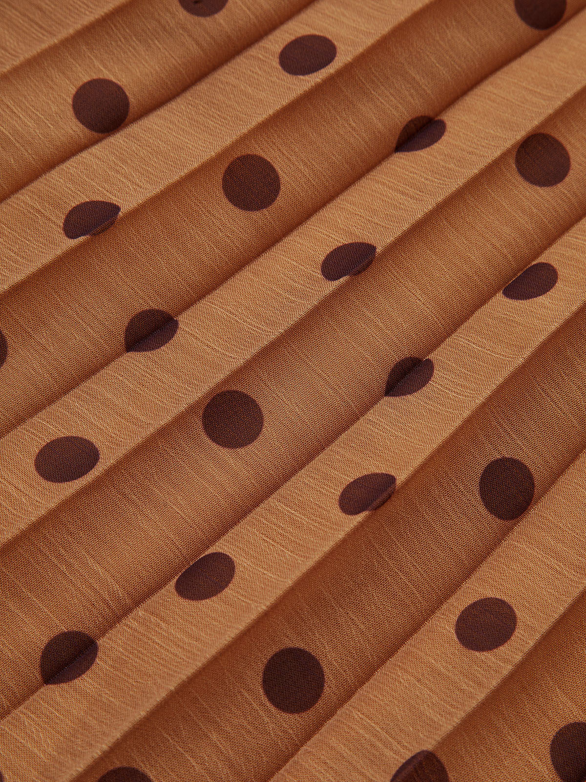 Robe dos nu à pois avec ceinture