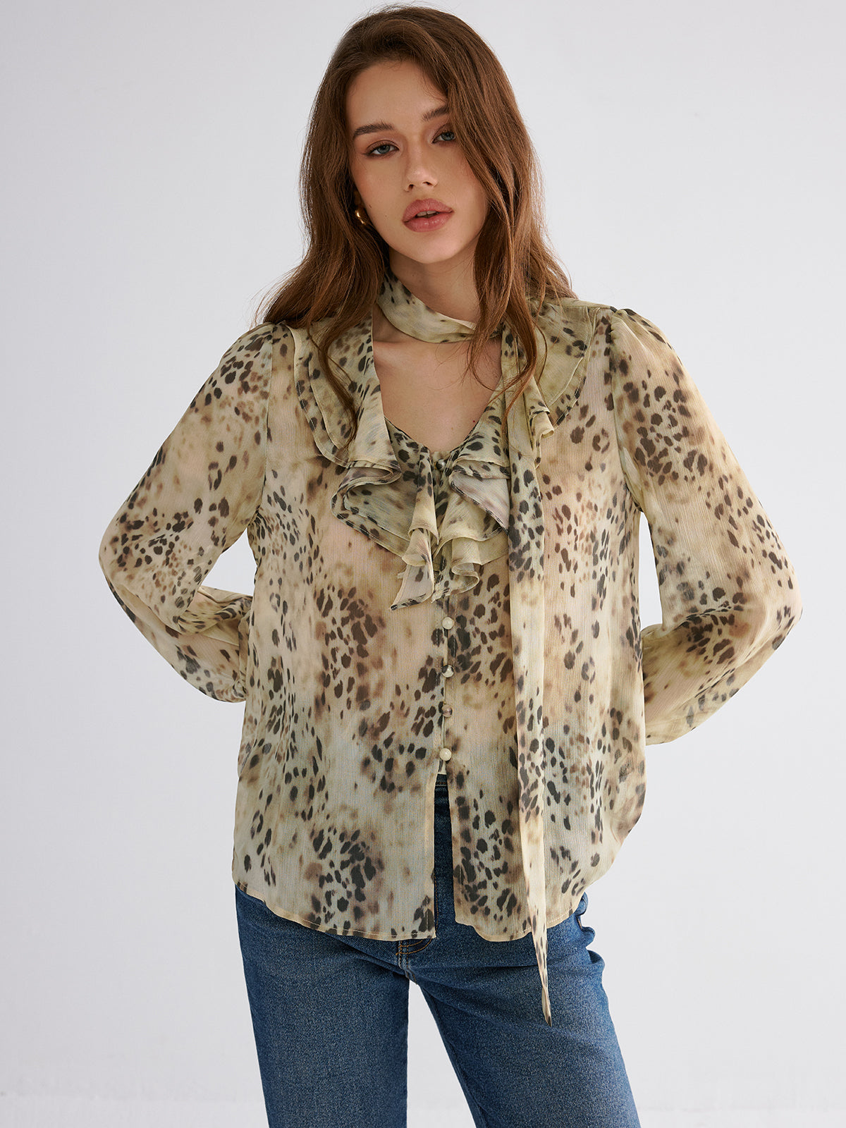 Halbtransparente Rüschenbluse mit Leopardenmuster