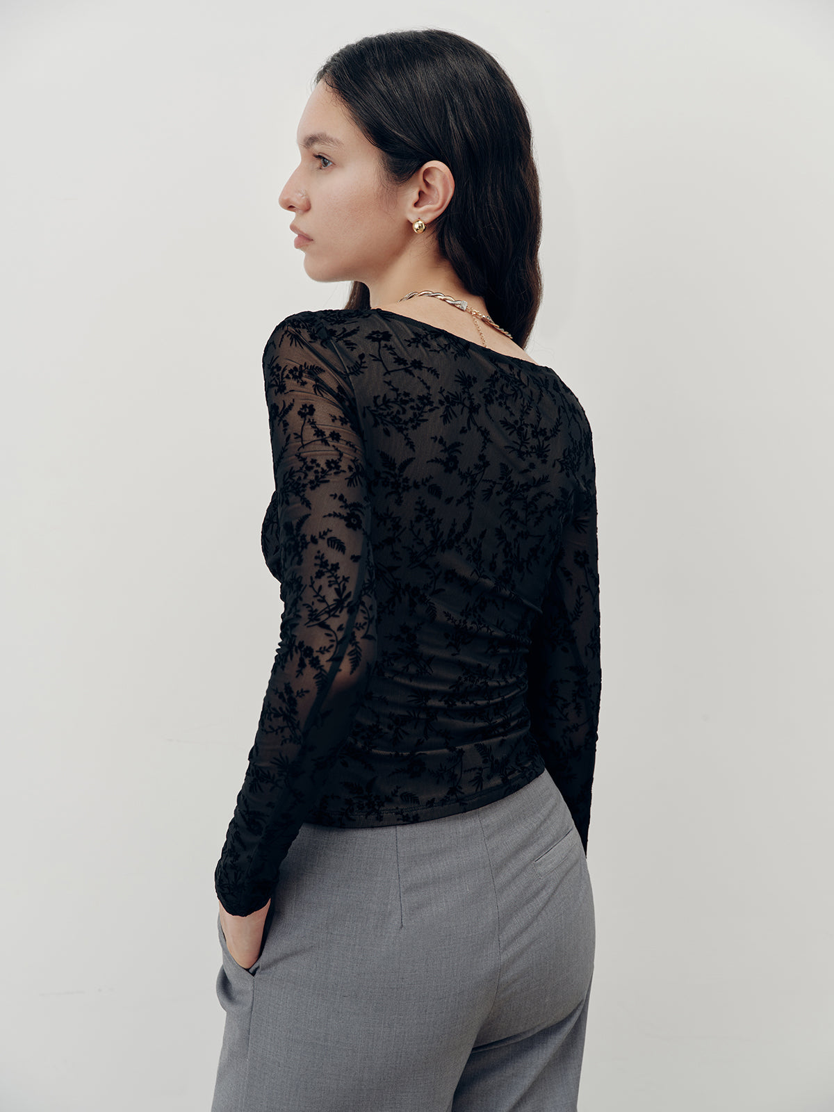 T-shirt en dentelle florale à manches longues