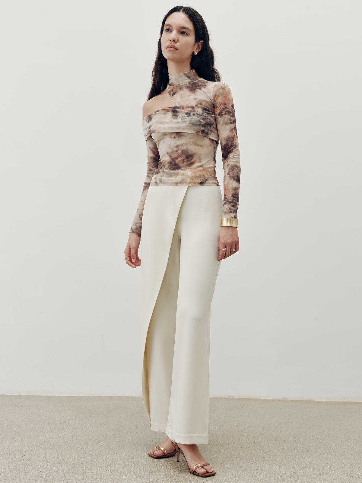 Haut à manches longues asymétrique en maille tie-dye