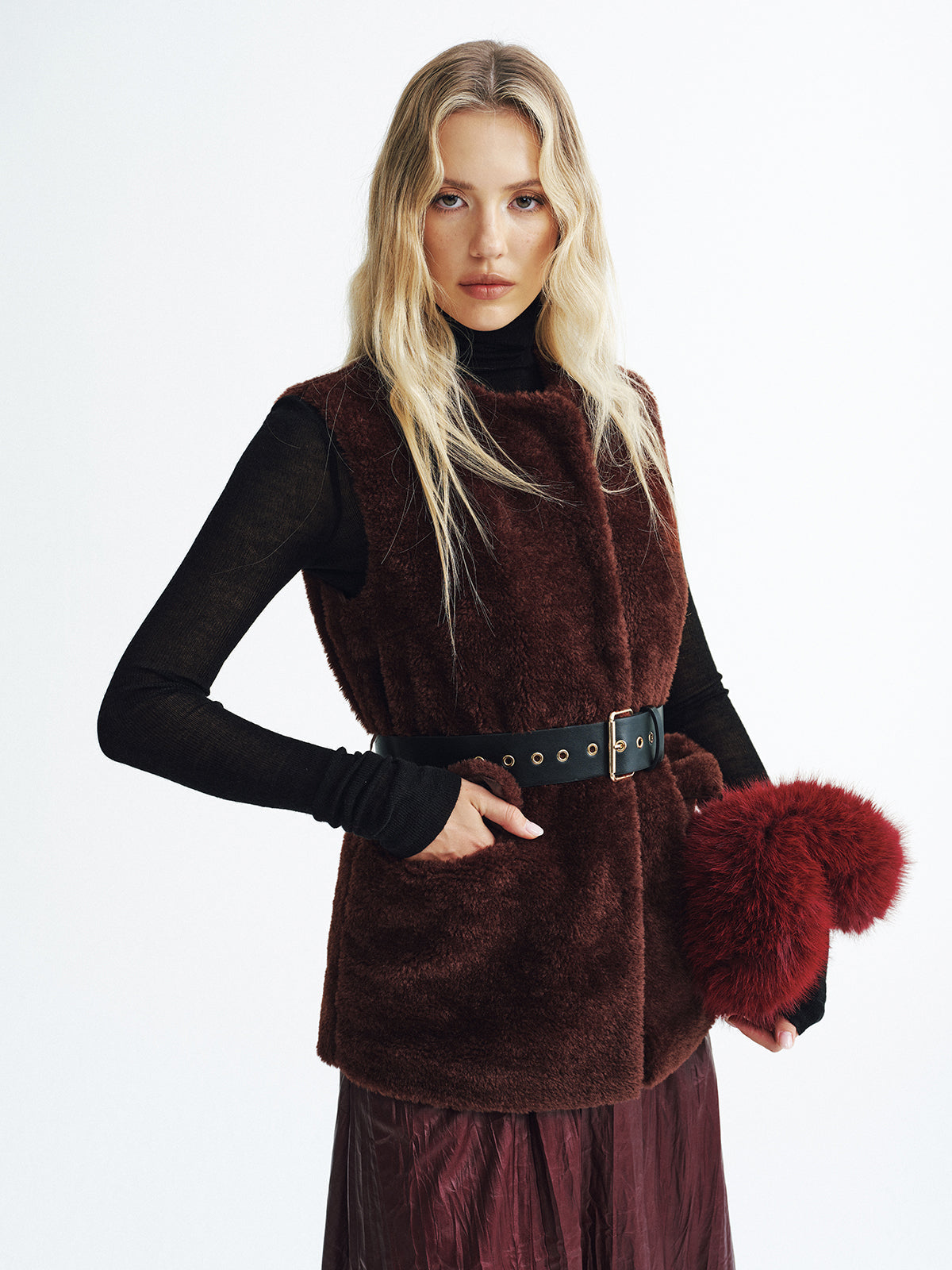 Gilet ceinturé en fausse fourrure
