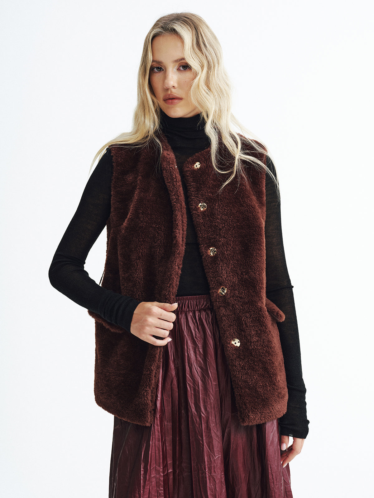 Gilet ceinturé en fausse fourrure