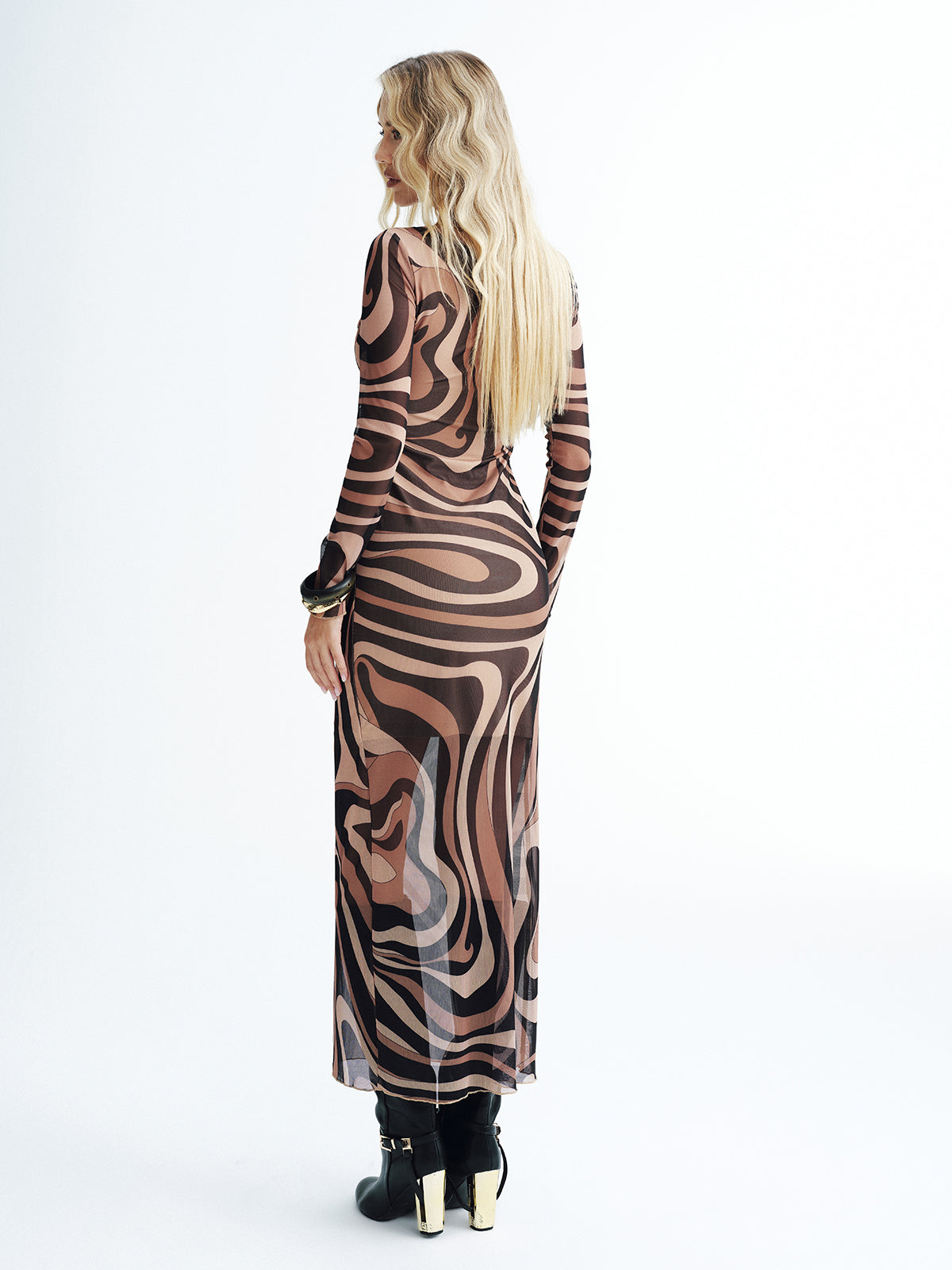 Maxikleid aus Mesh mit abstraktem Muster