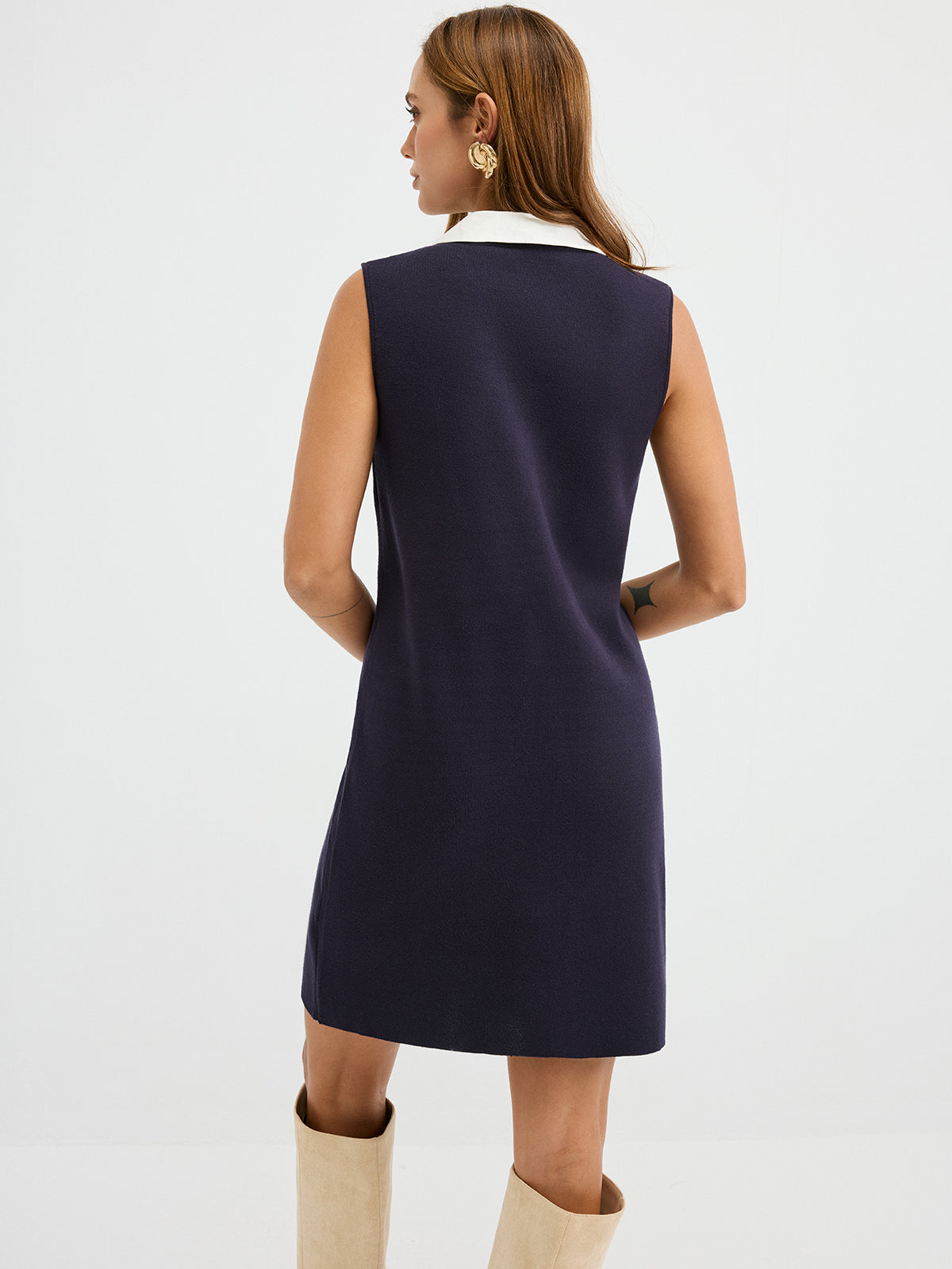 Mini-robe sans manches à empiècements contrastants