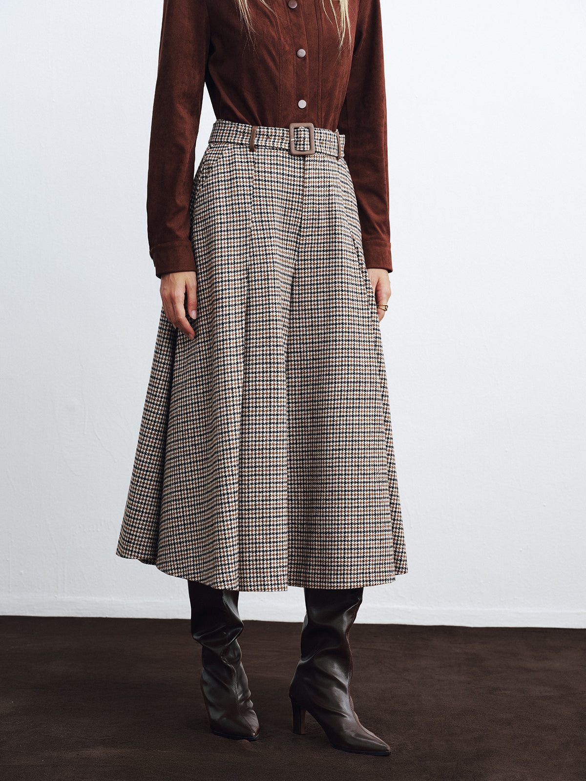 High-Waist Hose mit Gürtel und Hahnentrittmuster mit weitem Bein
