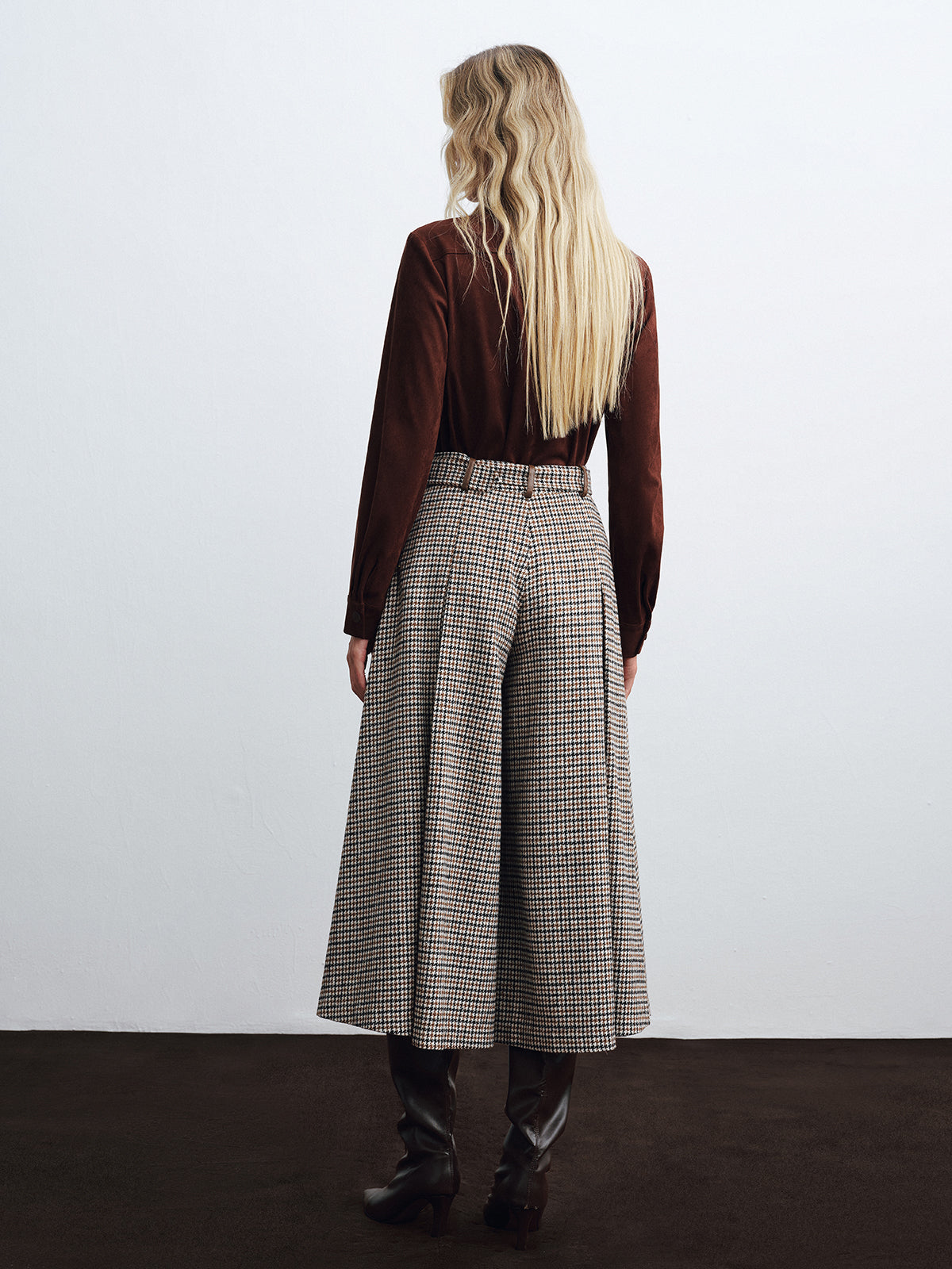 High-Waist Hose mit Gürtel und Hahnentrittmuster mit weitem Bein