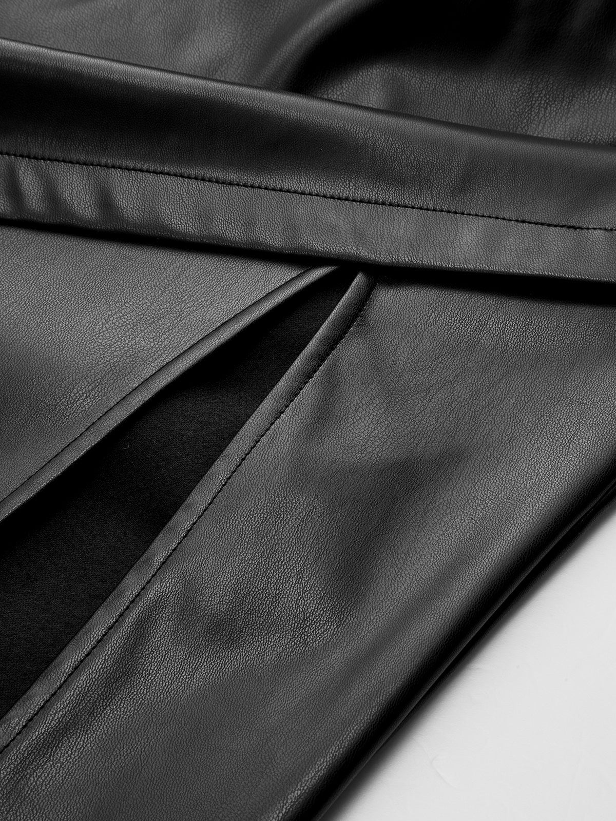 Geraffter Maxirock aus Kunstleder mit Schlitz