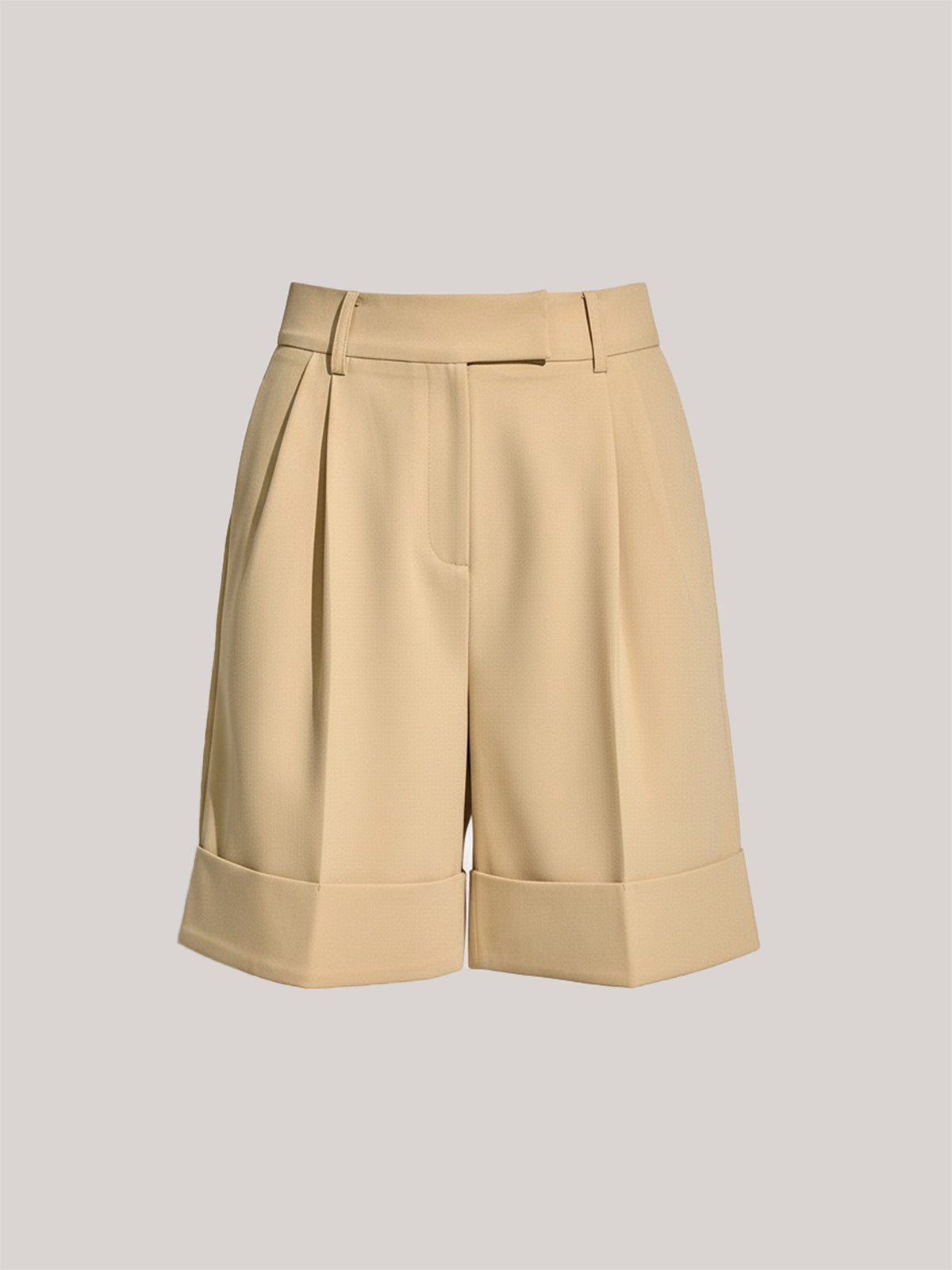 Gefaltete Shorts mit Taschen und mittelhohem Bund