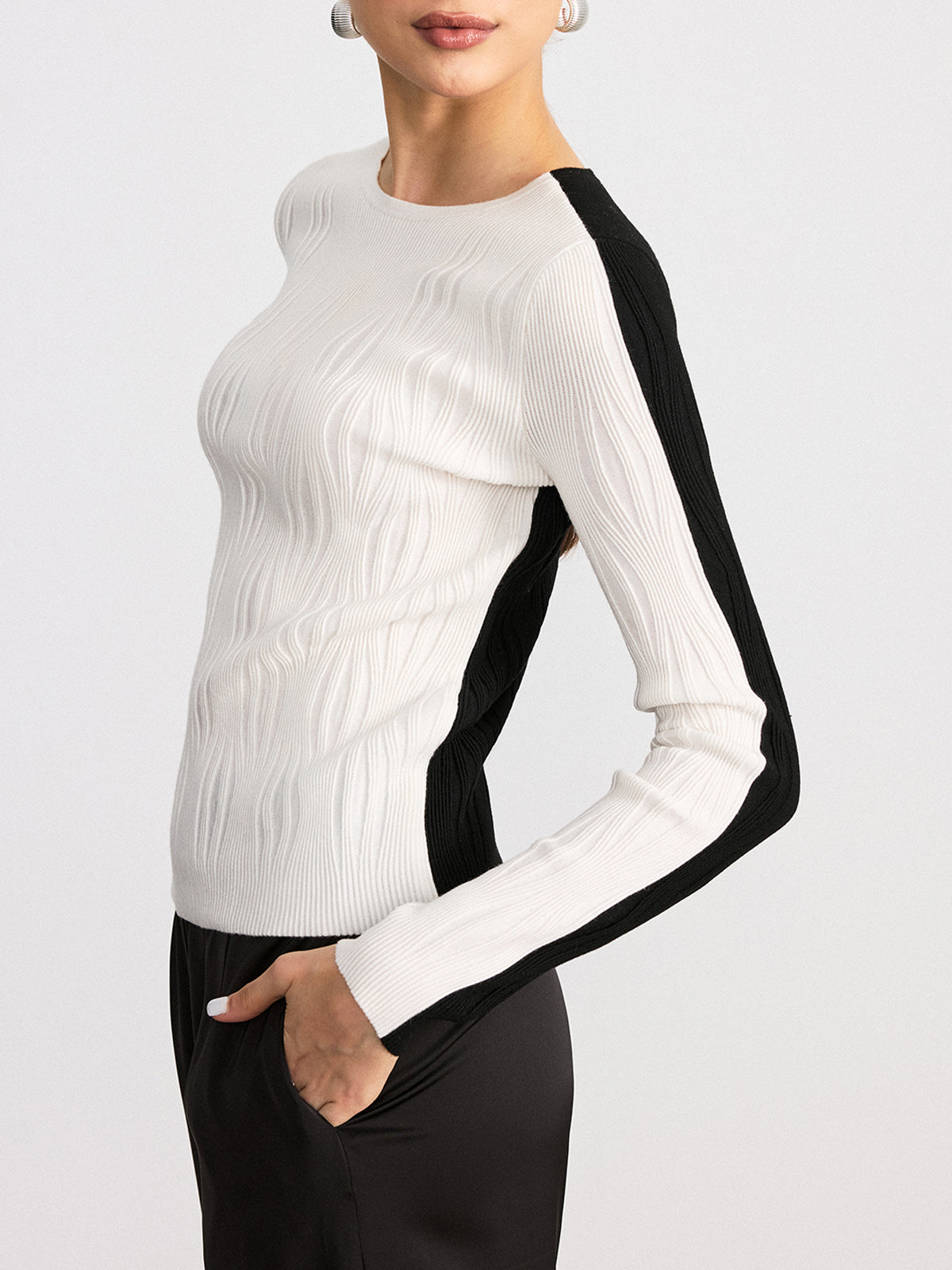 Reversibler zweifarbiger Pullover aus texturierter Wollmischung