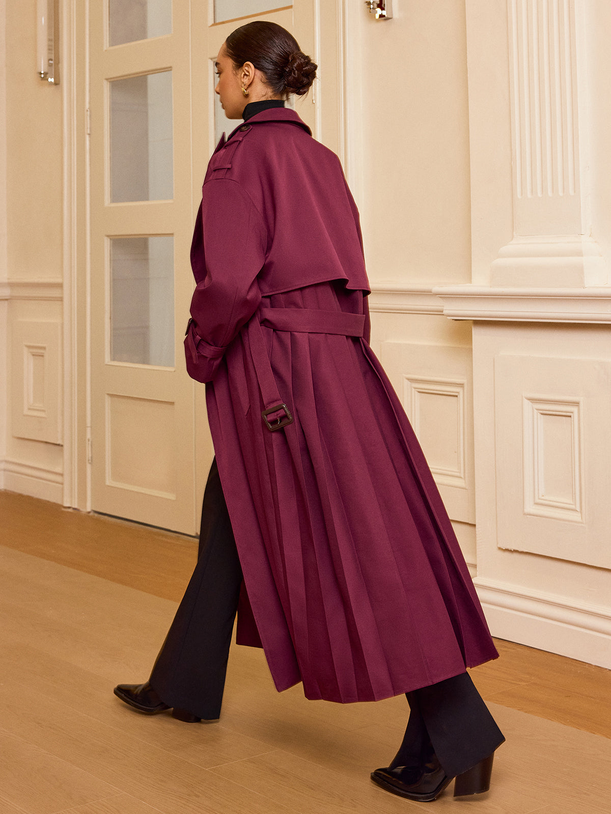Trench-coat ceinturé à ourlet plissé