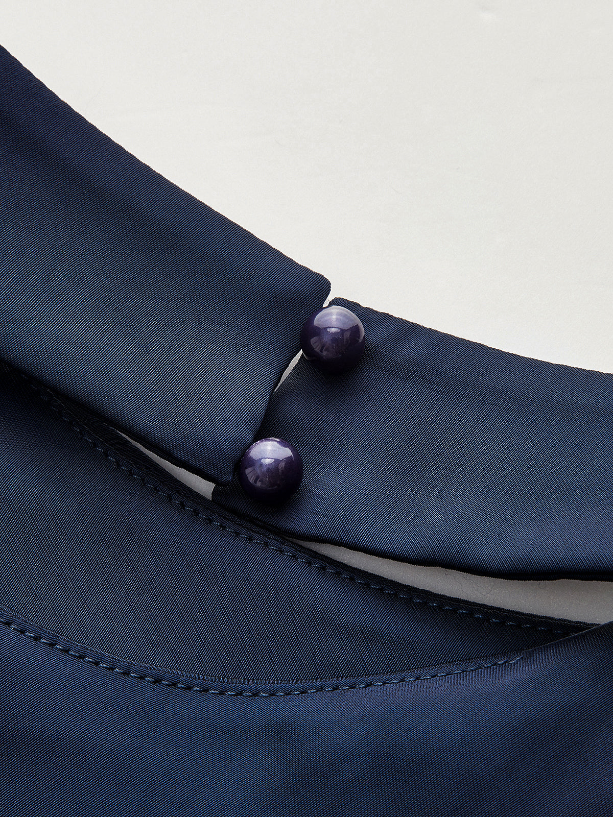 Haut en satin dos nu à manches courtes