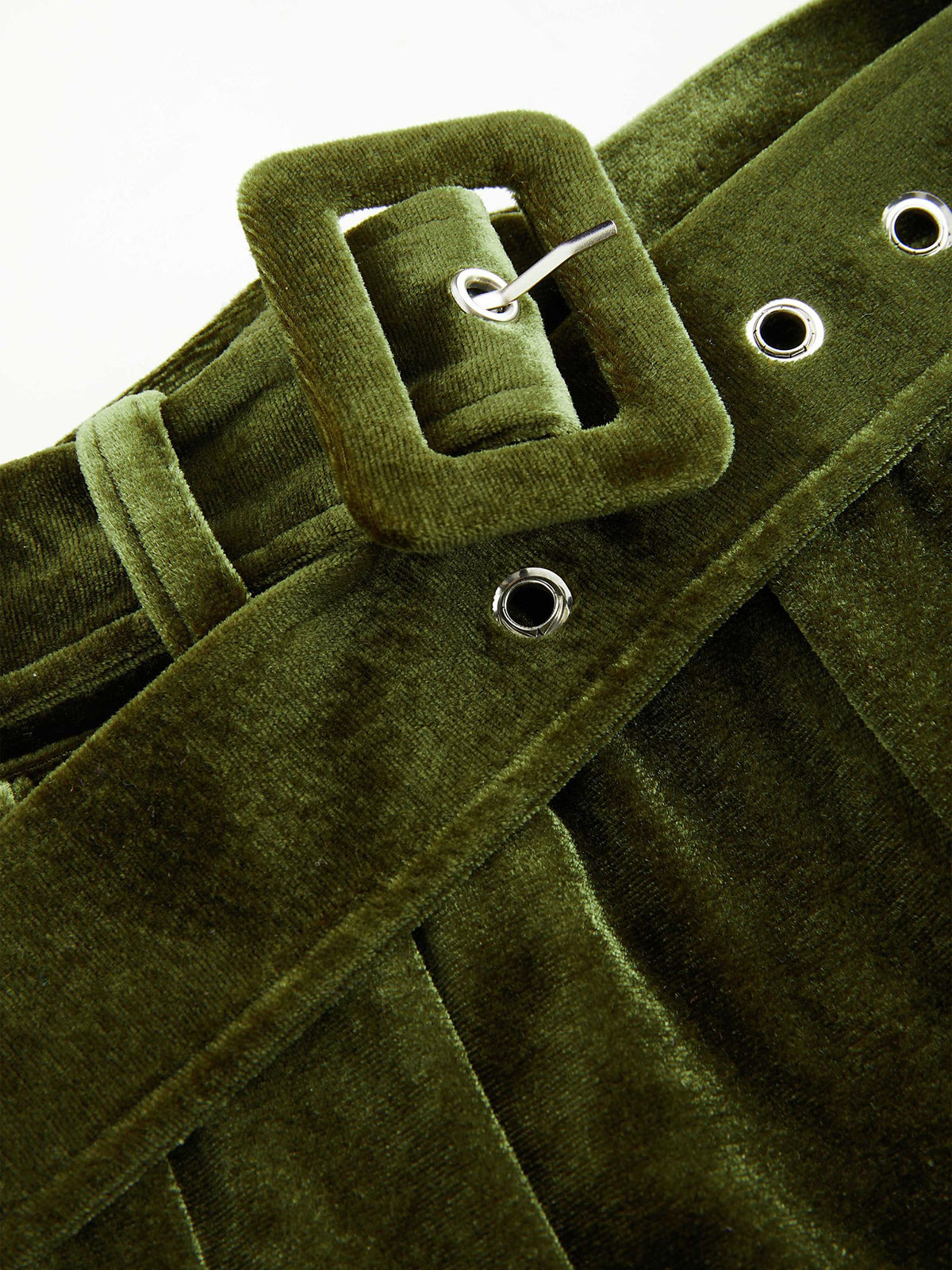 Gürtelhose mit Falten aus Samt und weitem Bein