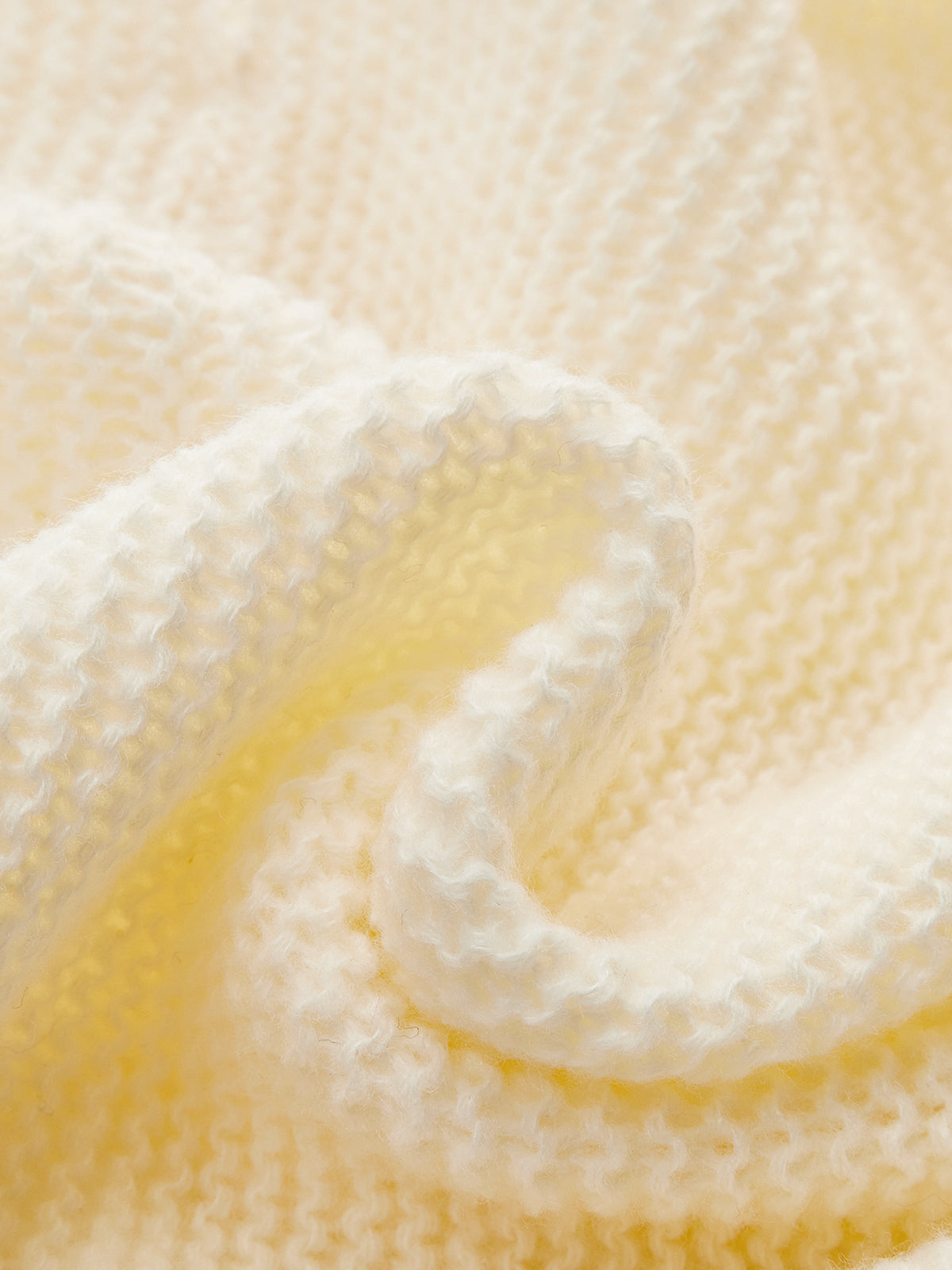 Pull court à manches longues et col en V