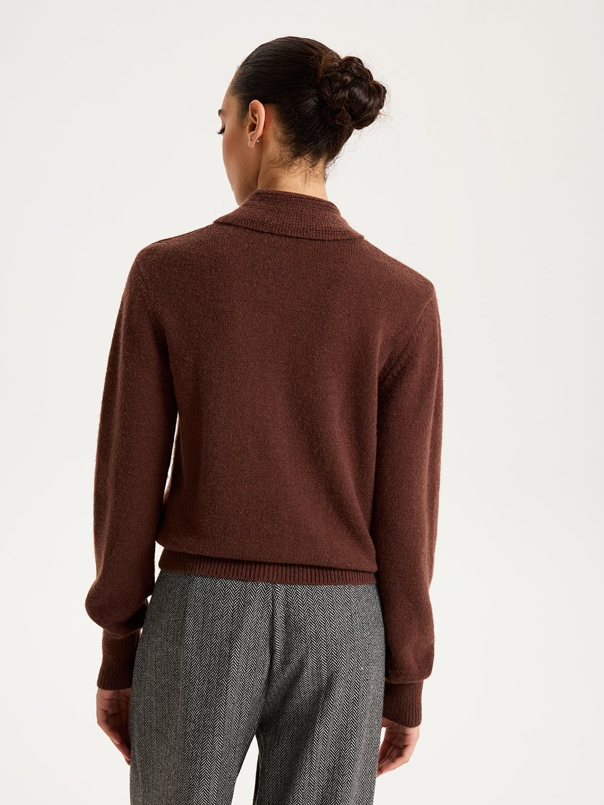 Cardigan en maille à col lavallière et boutons métalliques