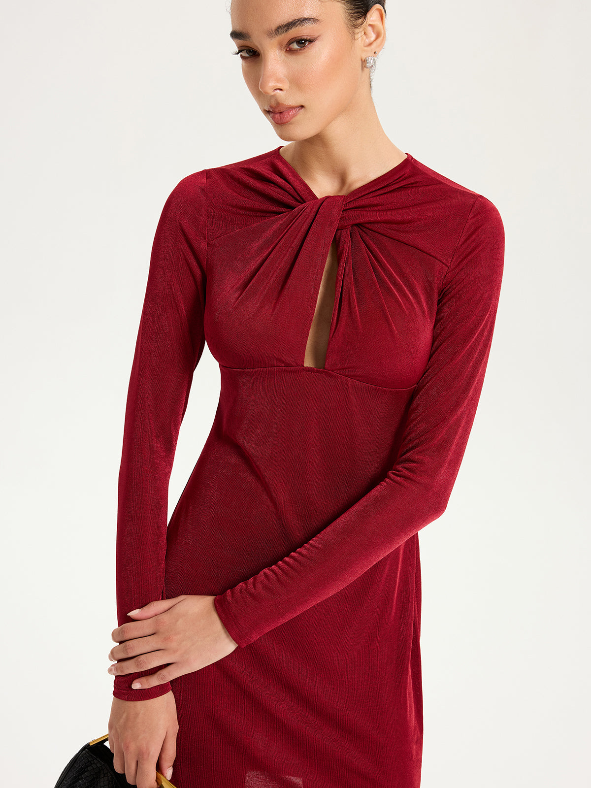 Minikleid mit Knoten vorne und langen Ärmeln