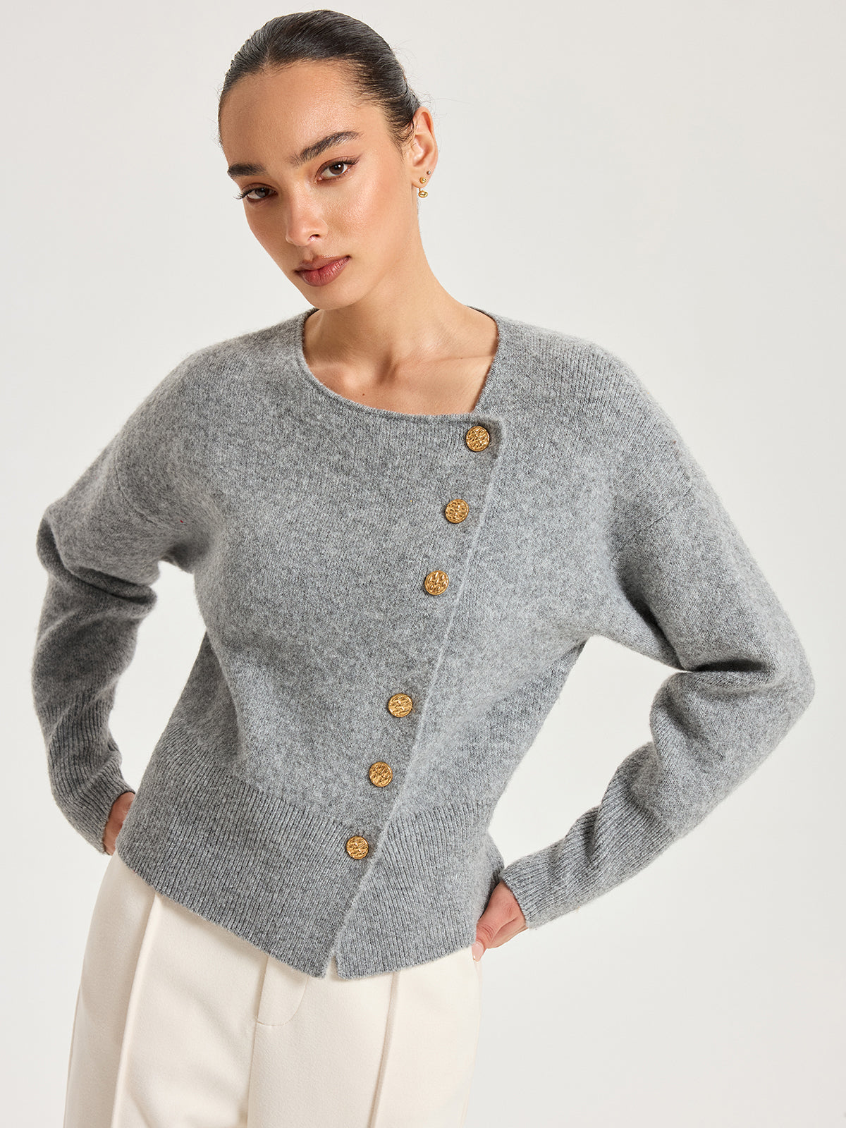 Cardigan asymétrique en laine mélangée à boutons métalliques