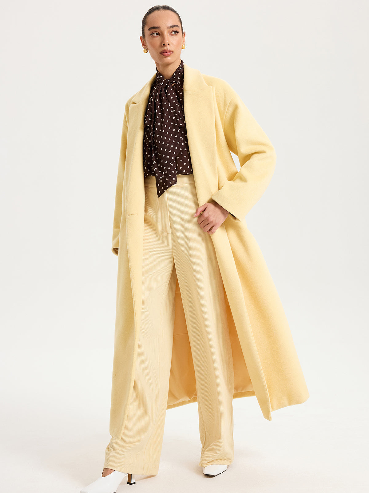 Pantalon large en velours côtelé taille haute