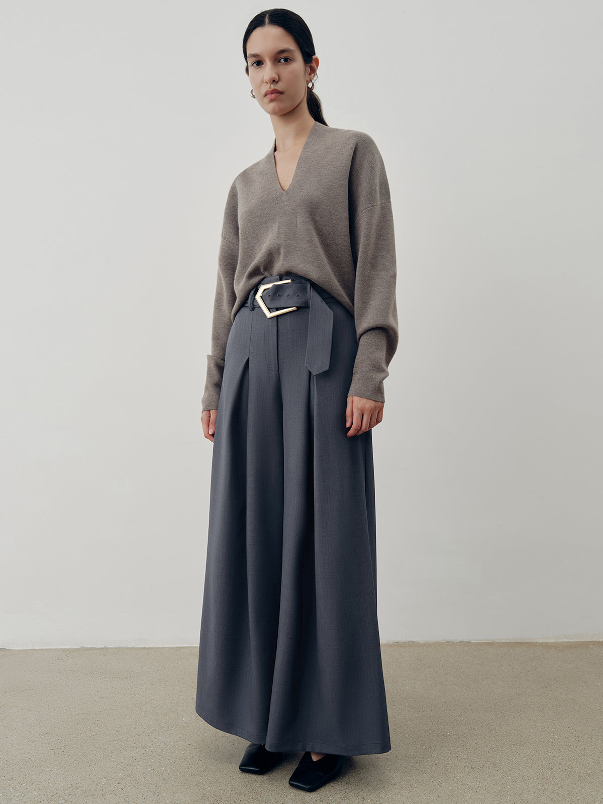 Legere, hochgeschnittene Wide-Leg-Hose mit Gürtel