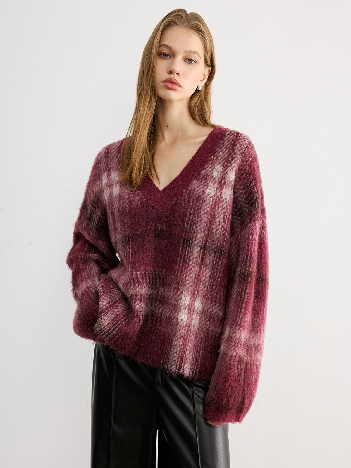 Karierter V-Ausschnitt-Pullover aus Wollmischung