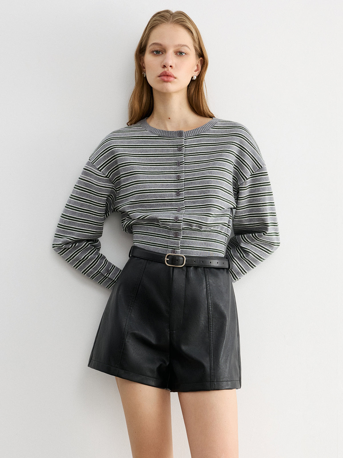 Shorts ceinturés en similicuir