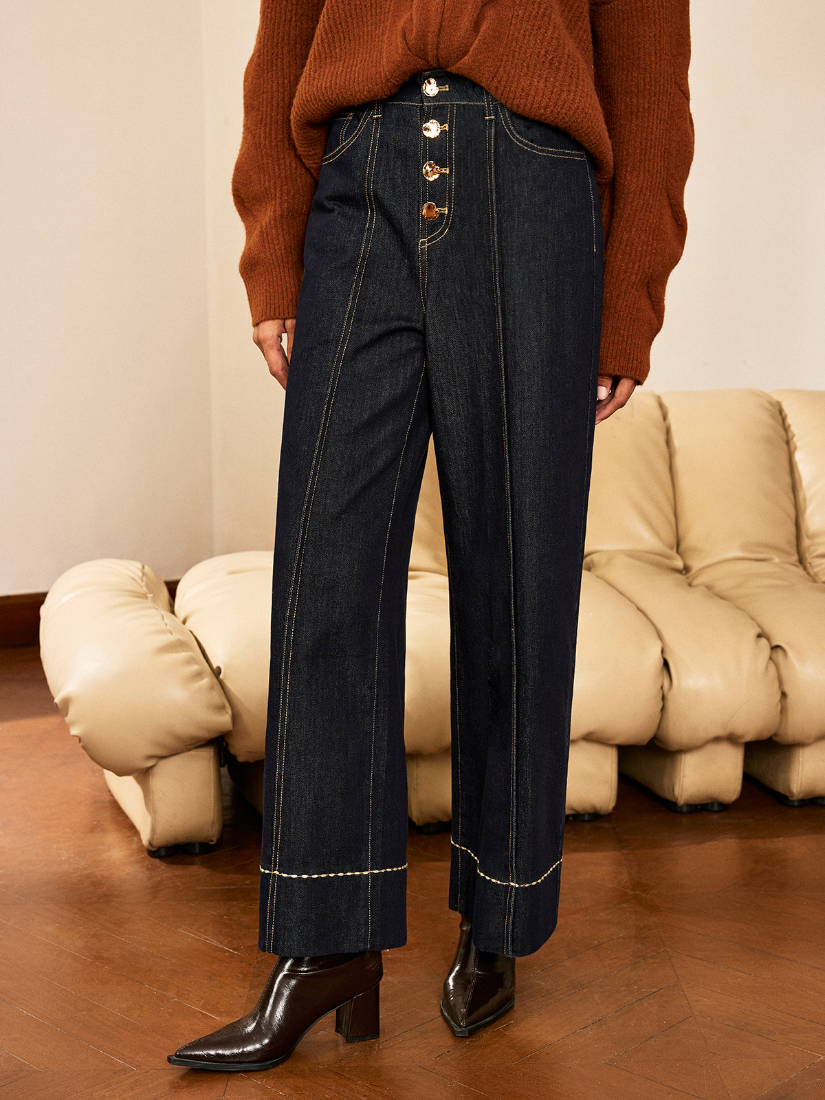 Pantalon en jean taille haute boutonné à jambes larges