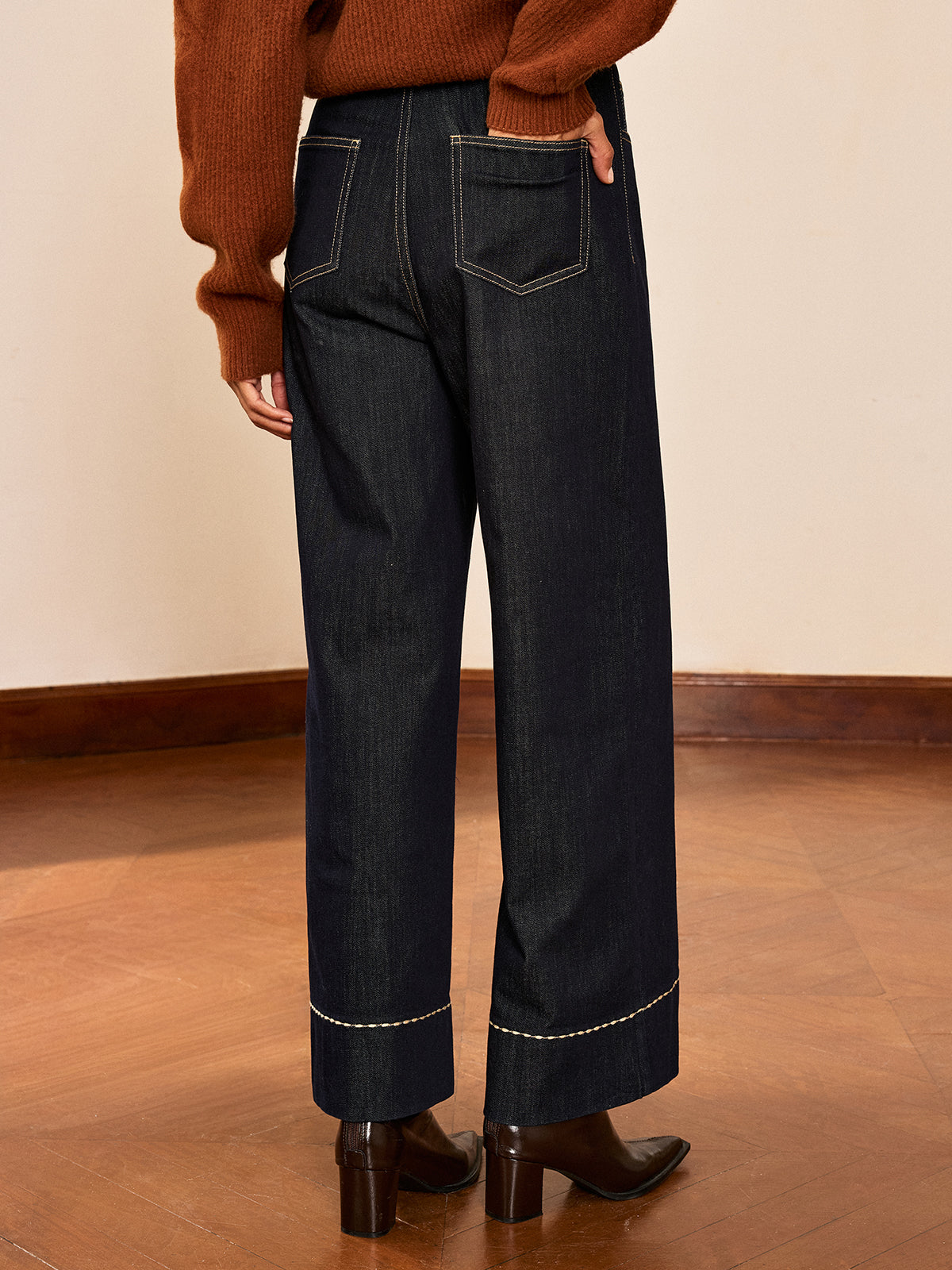 Pantalon en jean taille haute boutonné à jambes larges