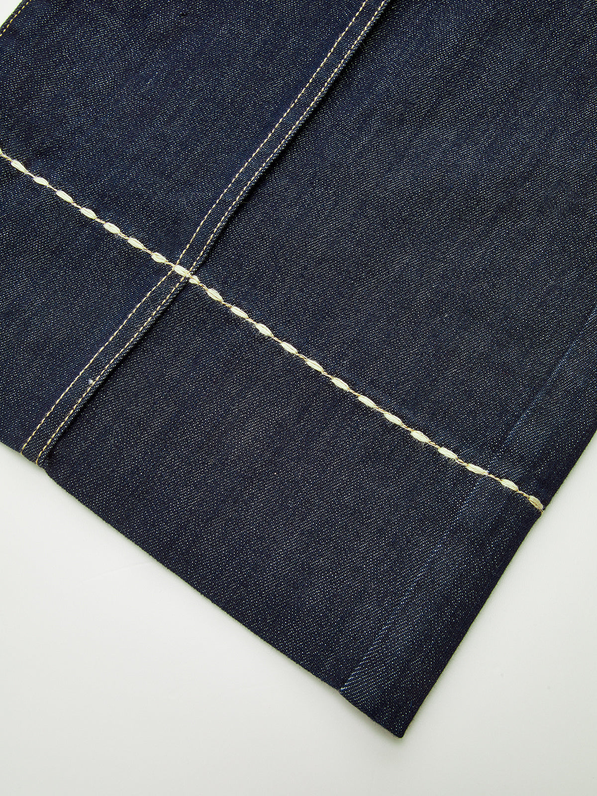 Pantalon en jean taille haute à boutons et jambes larges