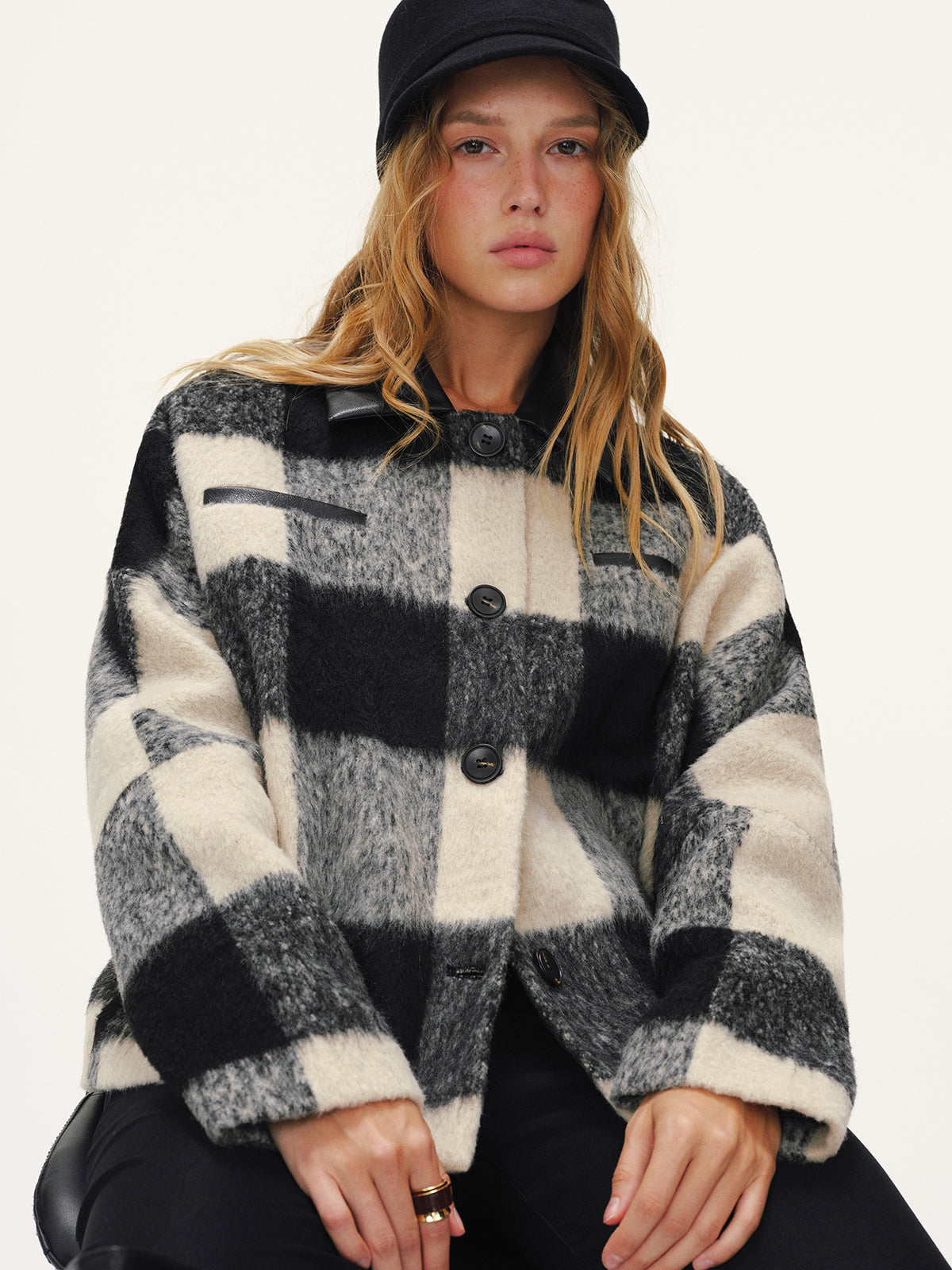 Manteau en faux cachemire à carreaux avec col en similicuir