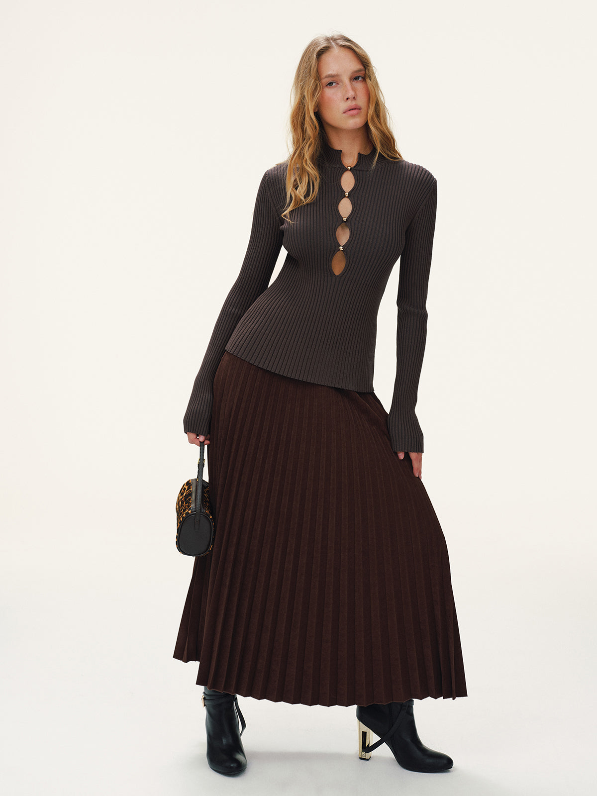 Metal Detail Cut-Out Mock Neck Fitted Sweater