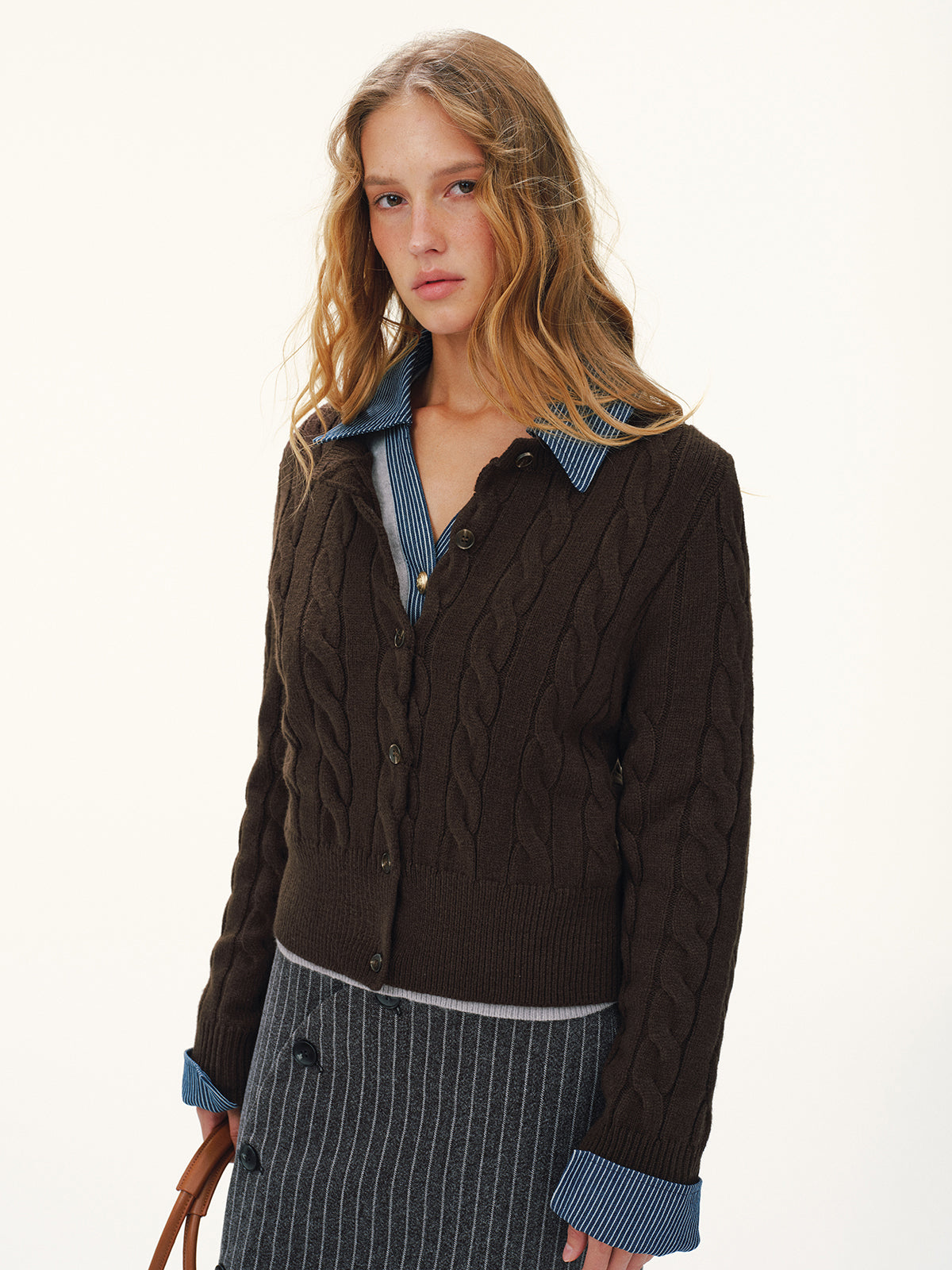 Cardigan torsadé boutonné sur le devant