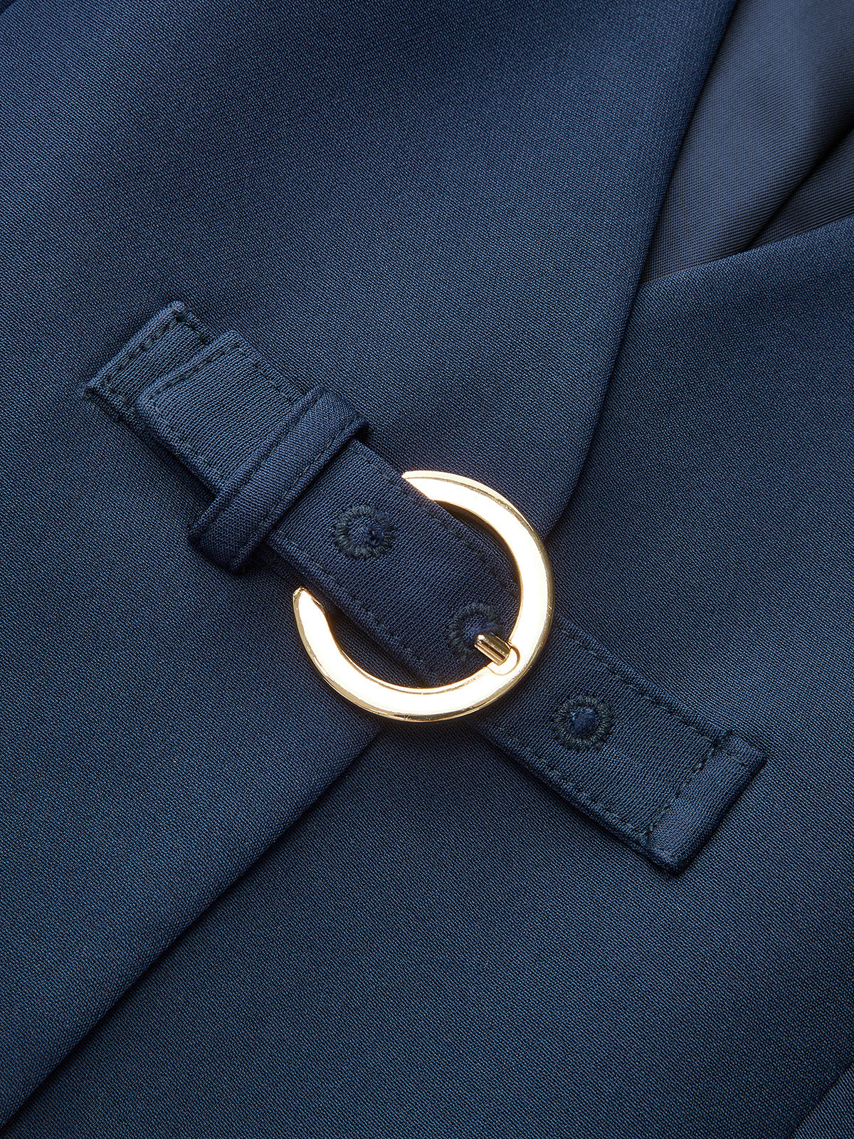 Ärmellose V-Neck-Weste mit Schnallendetail