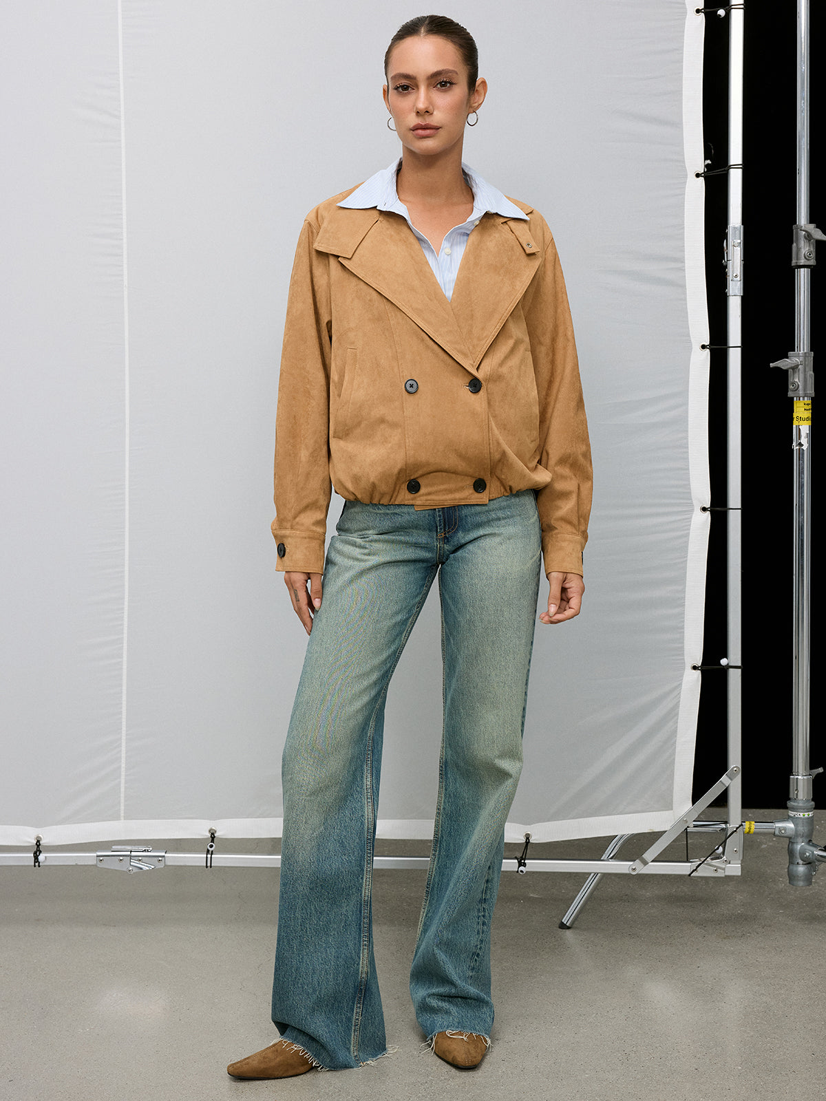 Zweireihiger Trenchcoat in Wildlederoptik