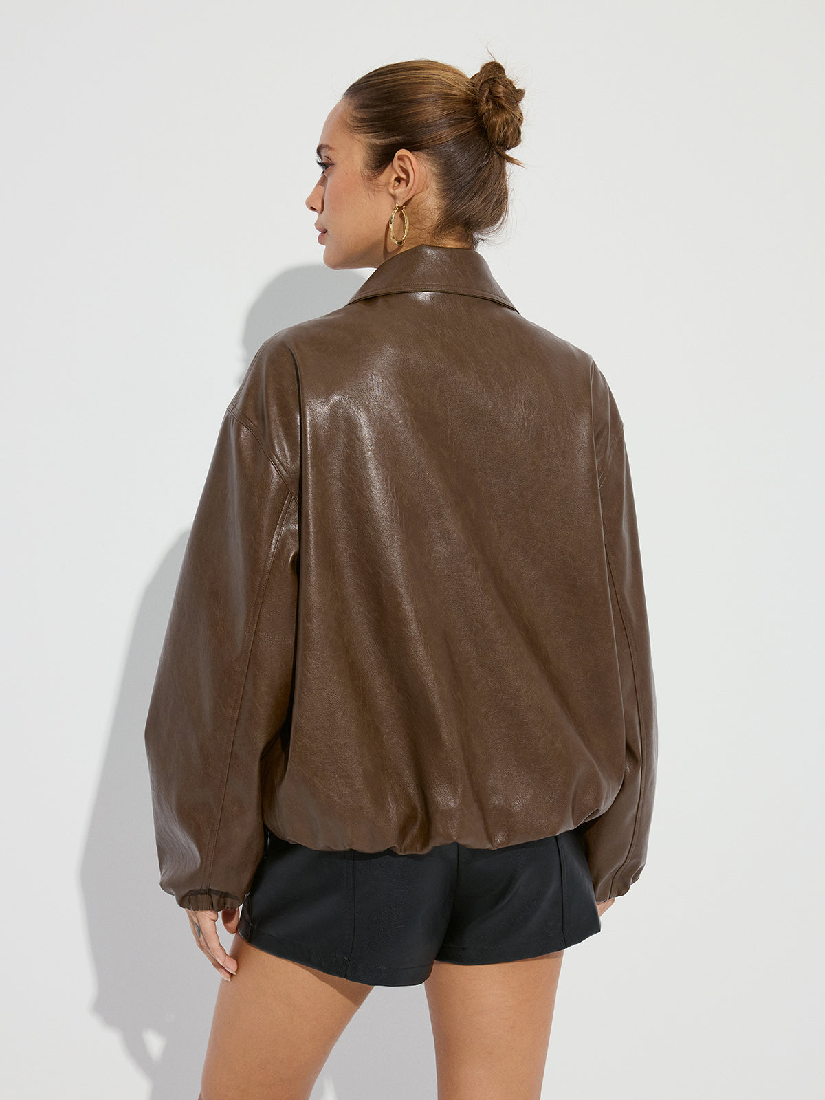 Kunstlederjacke mit Reißverschluss und Kragen
