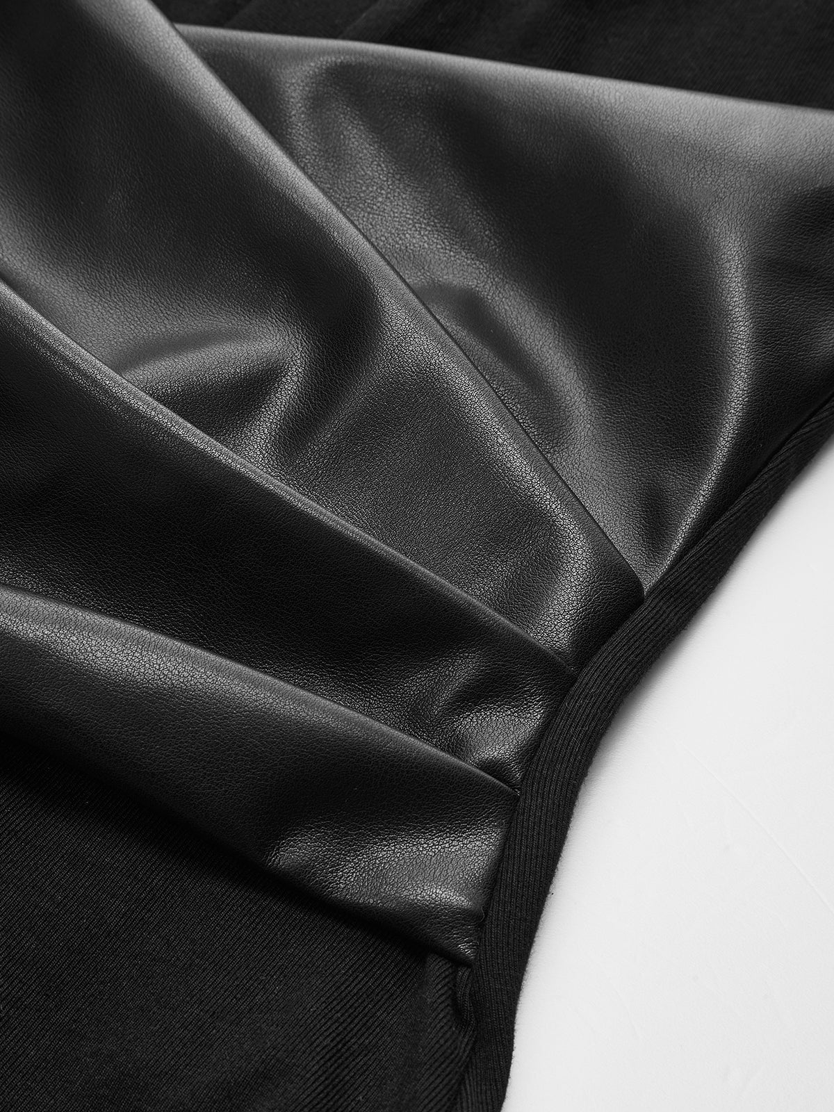 Body en similicuir à décolleté en V et taille drapée