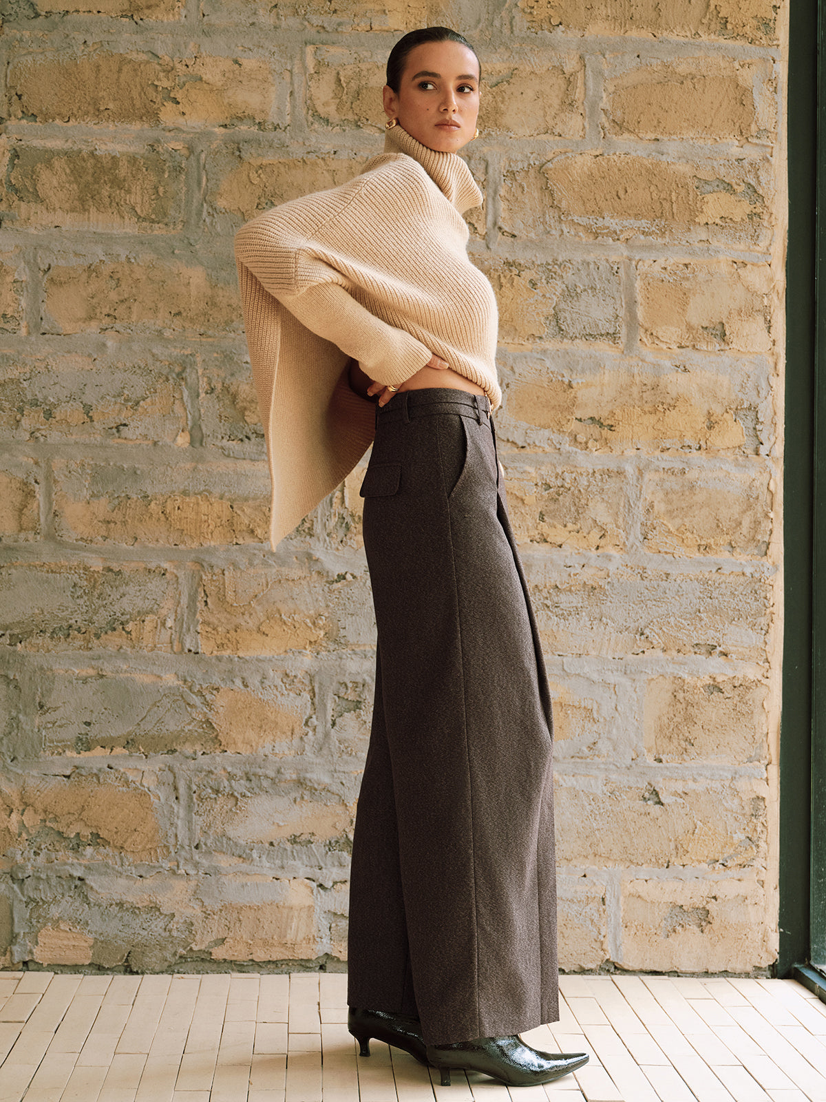 Pantalon plissé ample taille haute