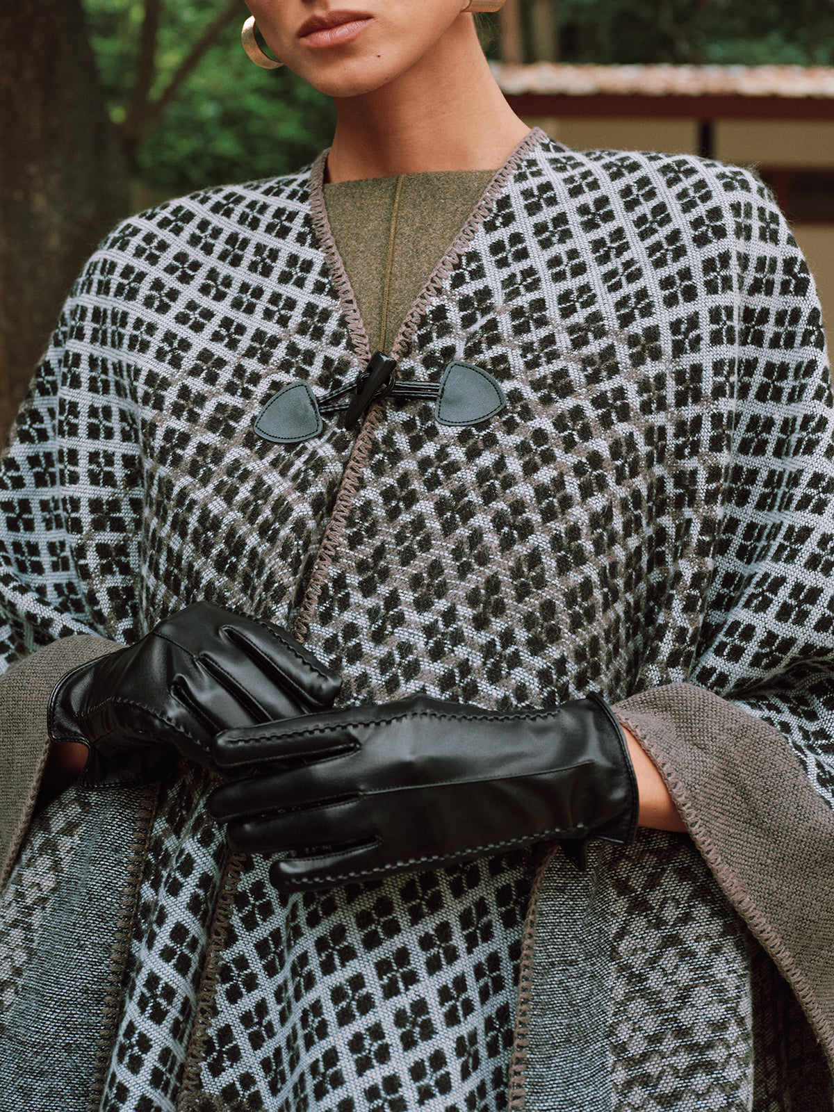 Gants en similicuir avec détails surpiqués
