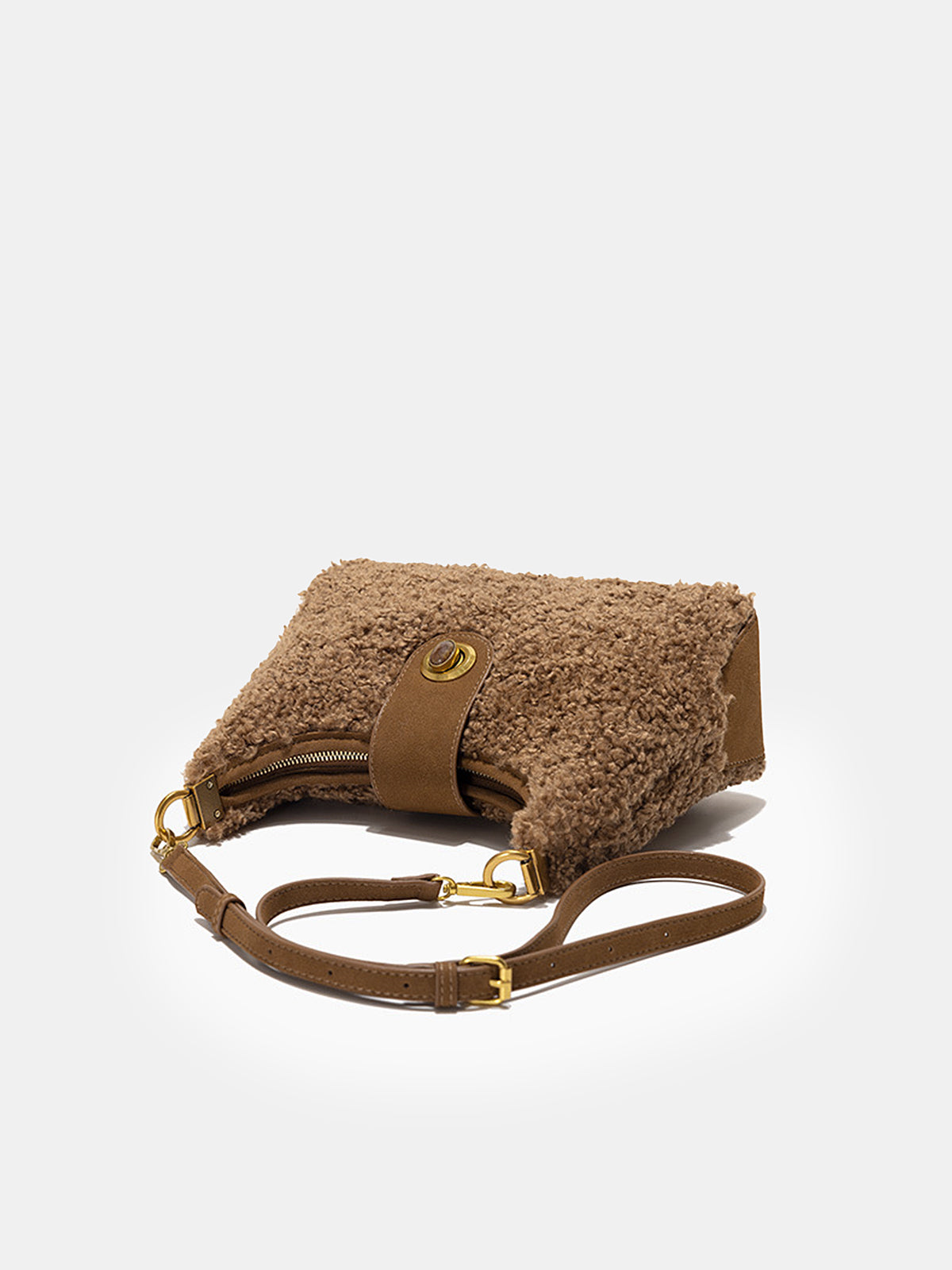 Hobobag aus Lammfellimitat
