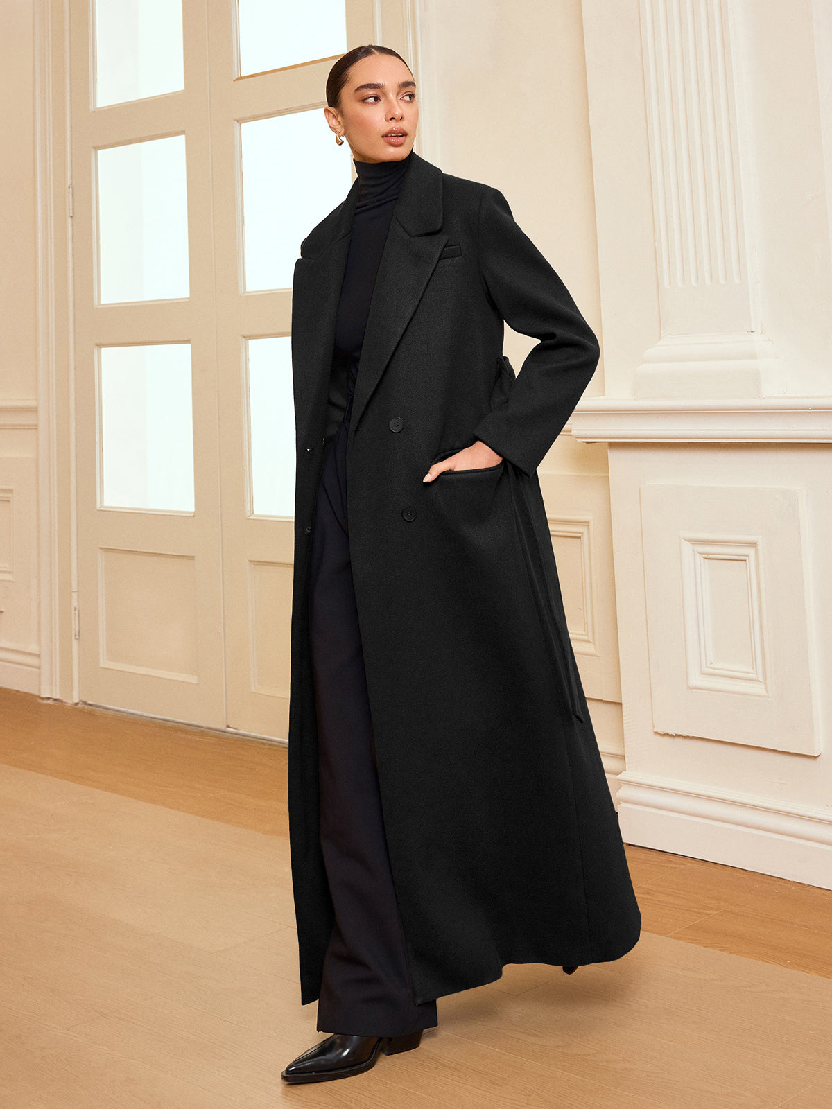 Manteau long ceinturé croisé