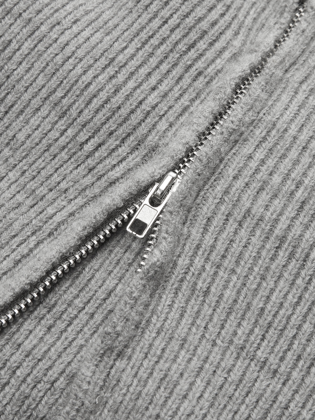 Strickweste mit Reißverschluss, Stehkragen und ohne Ärmel