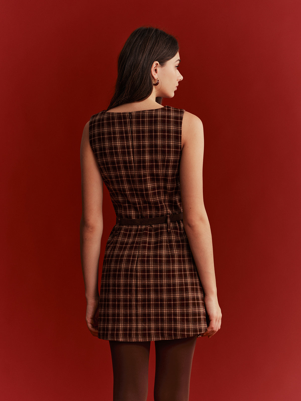 Ärmelloses Minikleid mit Gürtel und Karomuster