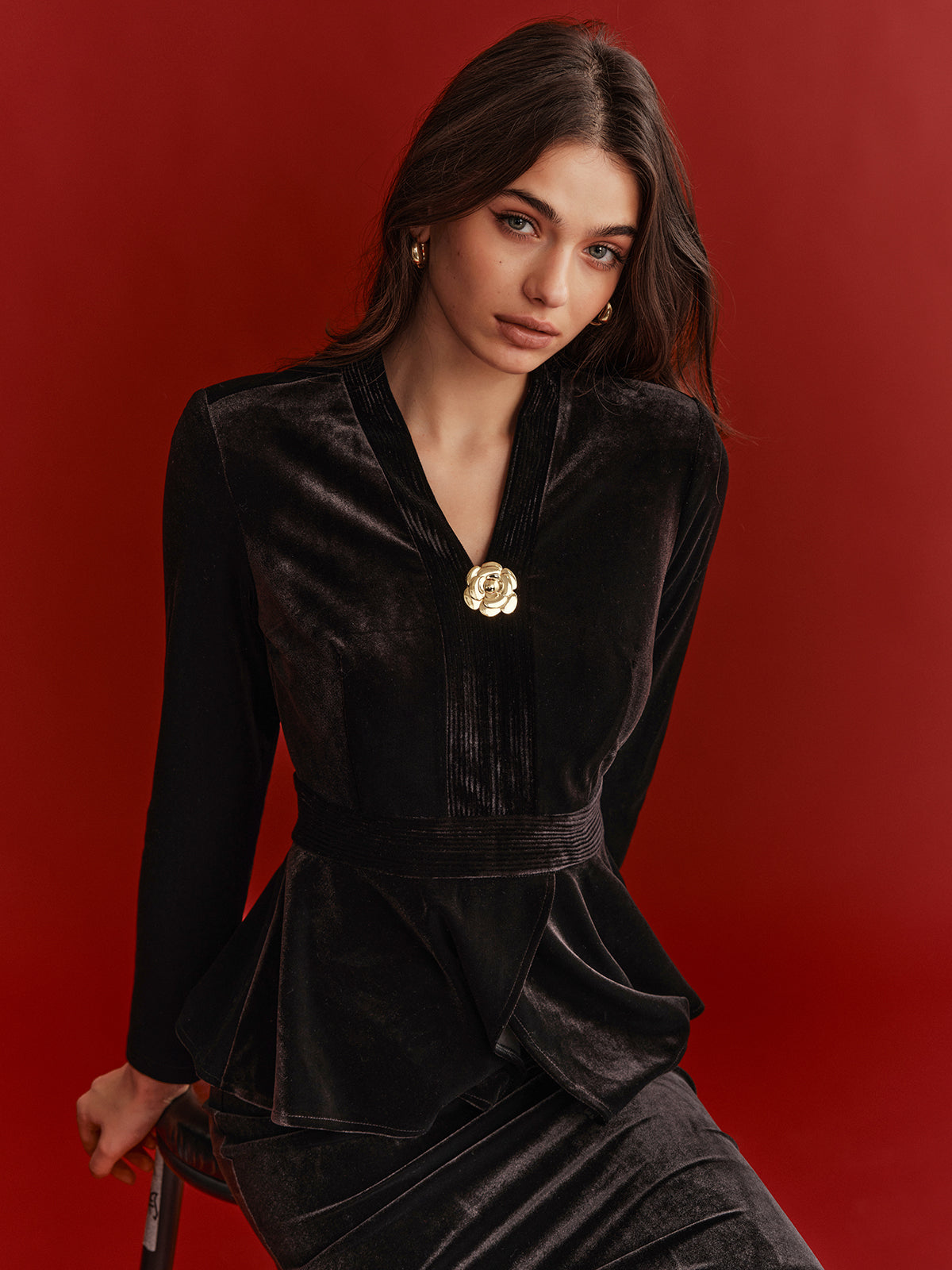 Samt-Peplum-Top und Midirock-Set