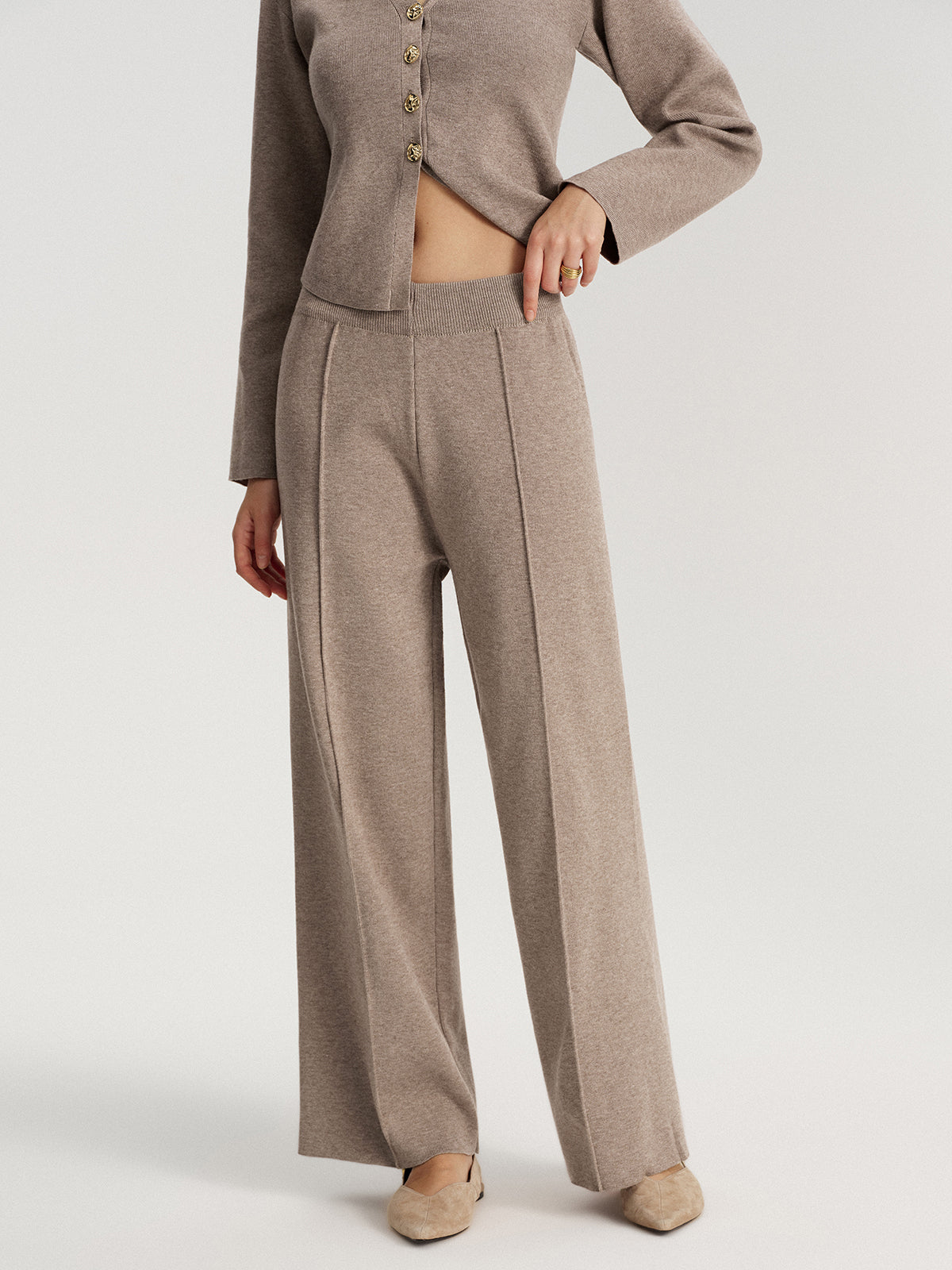 Hoch geschnittene Strickhose mit weitem Bein