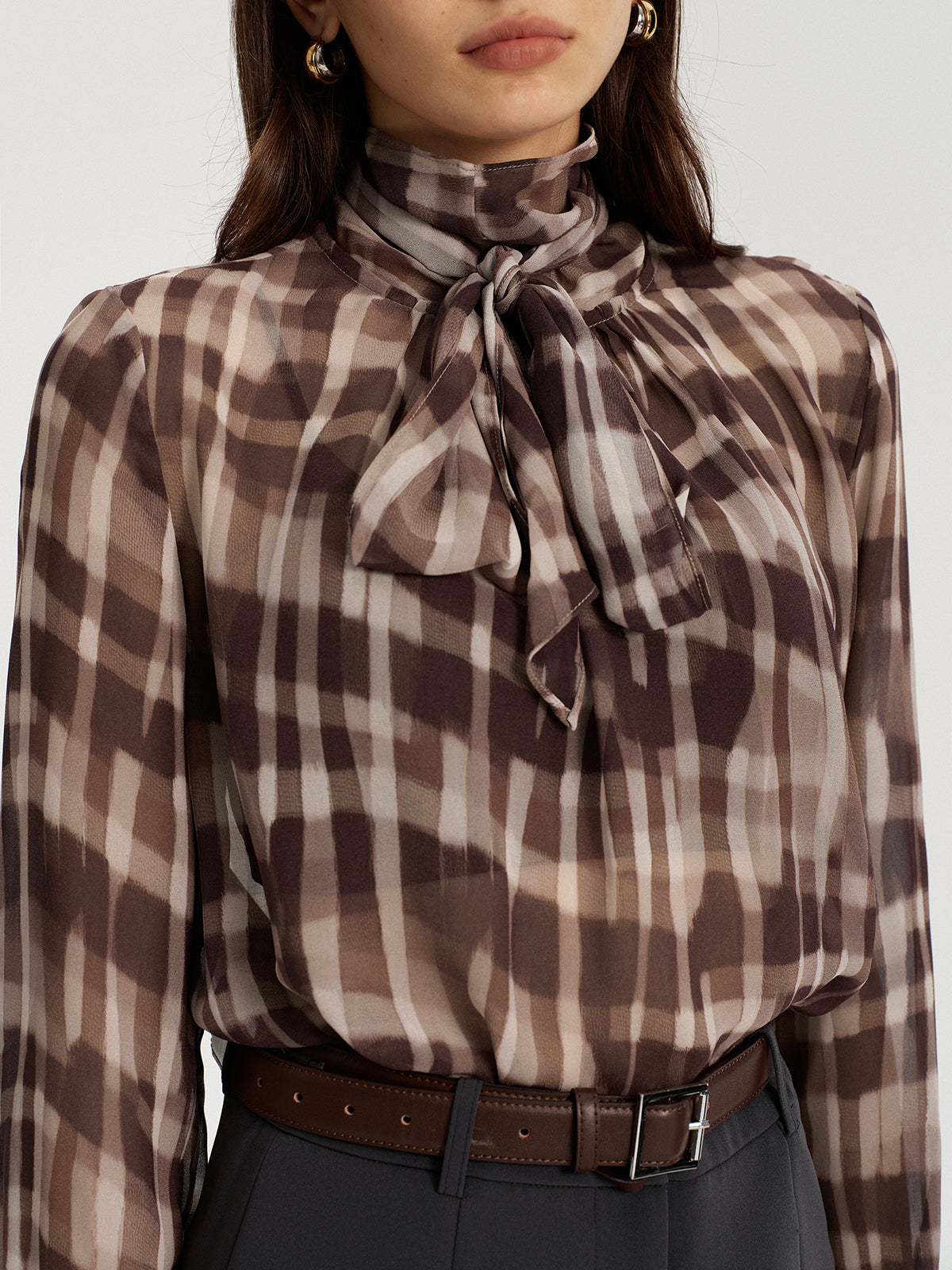 Gebundene Hals Plaid Halbtransparente Chiffonbluse