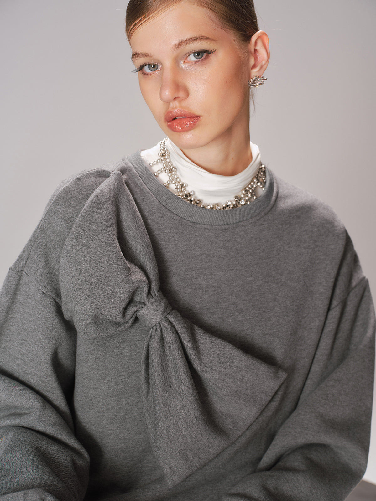 Übergroßes Rundhals-Sweatshirt mit Schleife