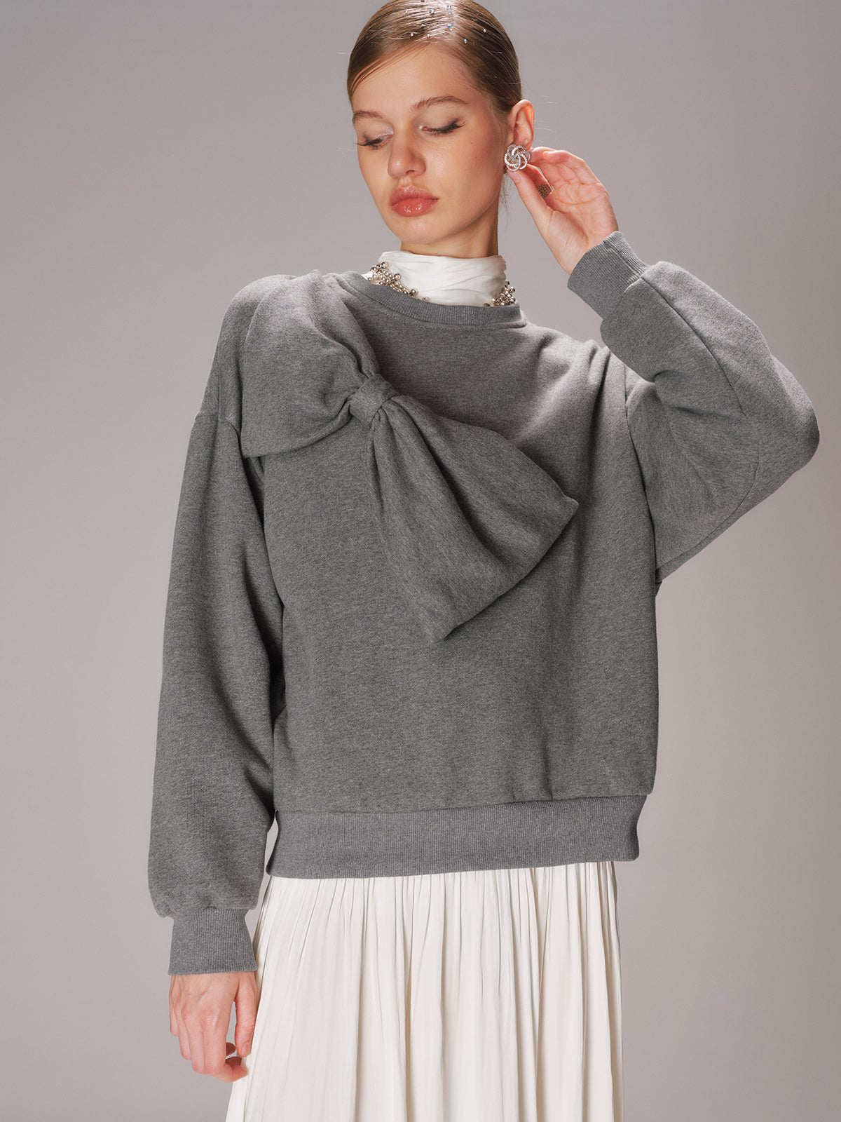 Übergroßes Rundhals-Sweatshirt mit Schleife