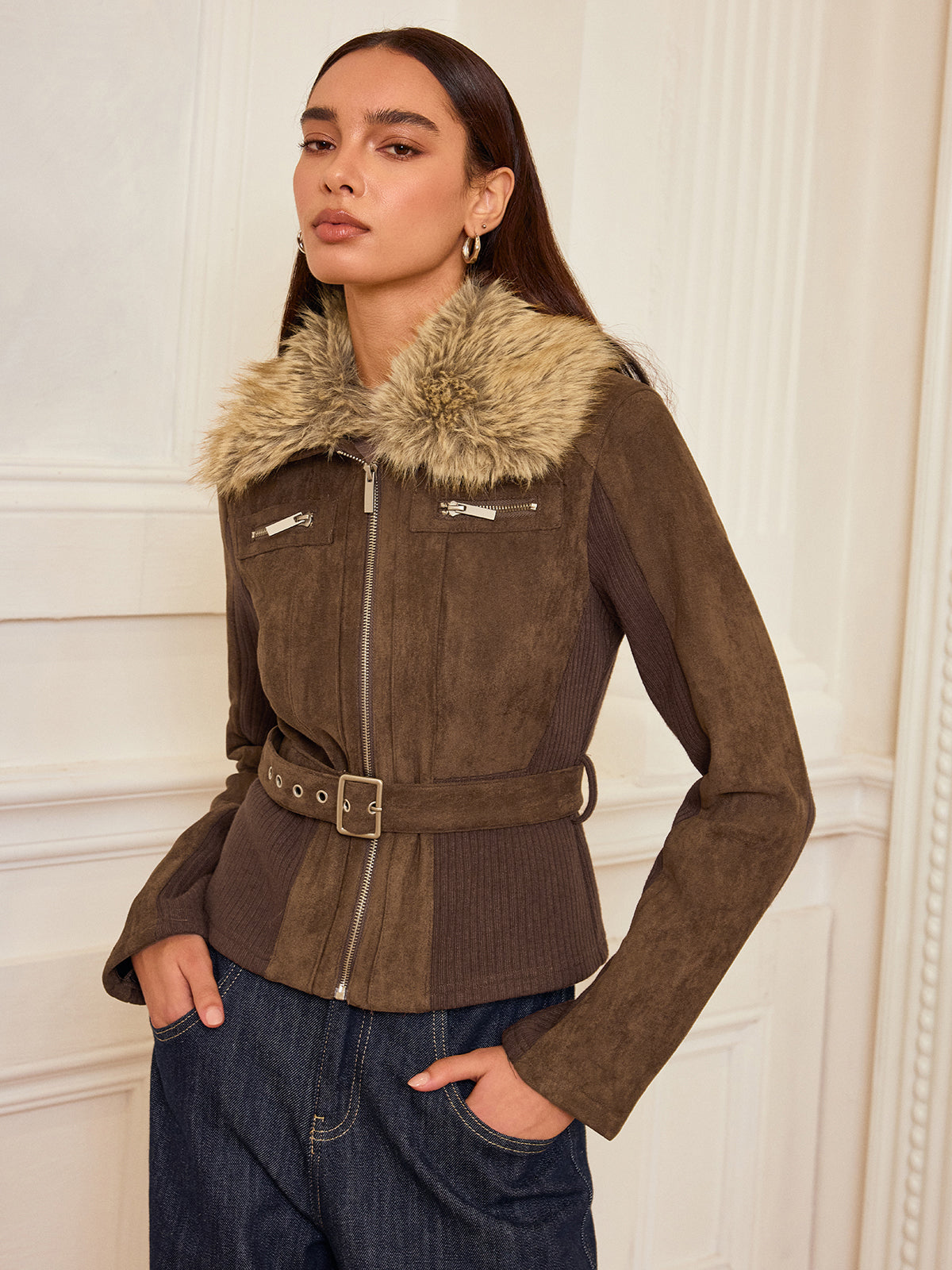 Wildlederimitatjacke mit Strickpaneel und Kunstfellkragen