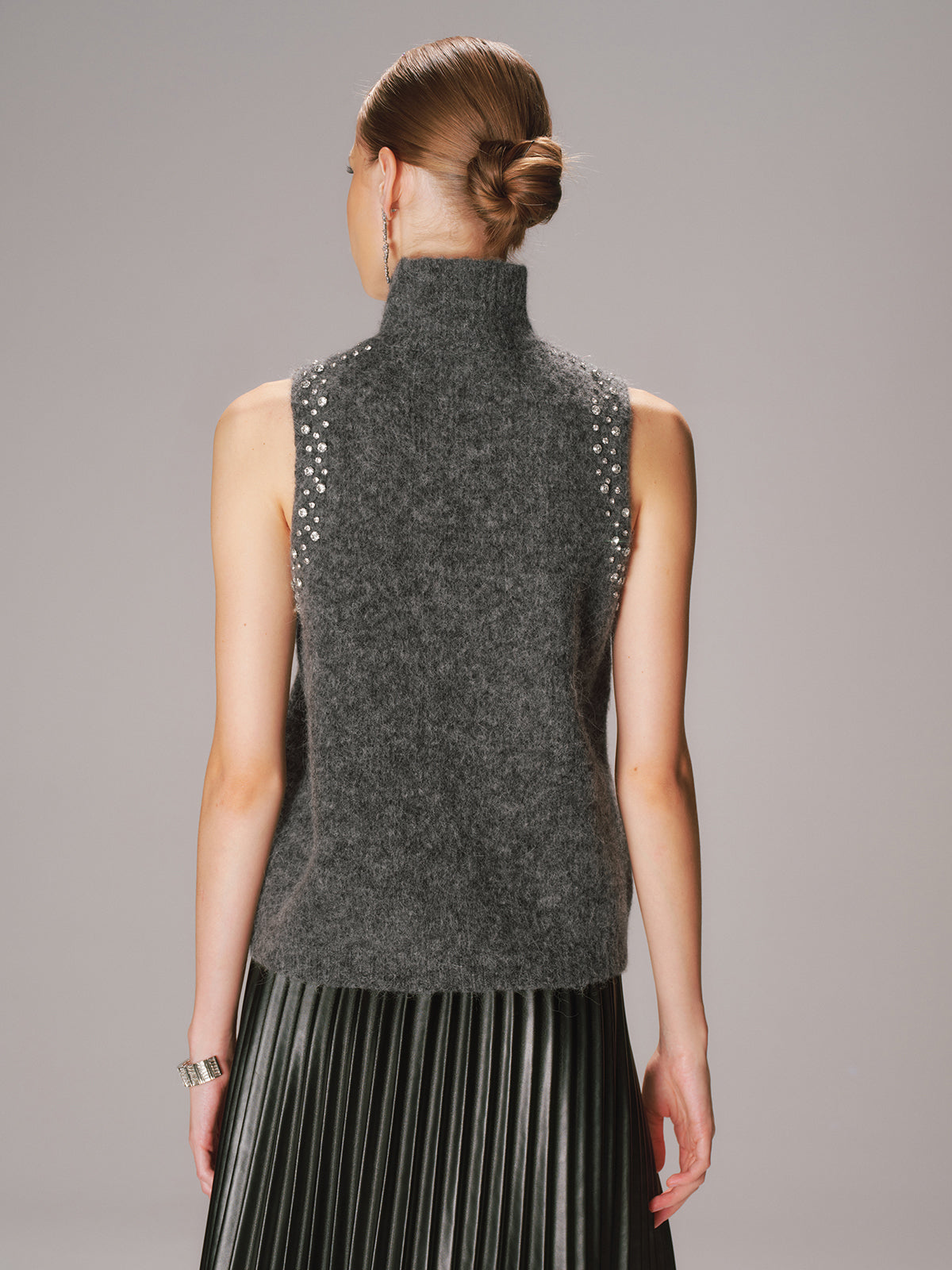 Wollmischpullover-Weste mit Kristallverzierung