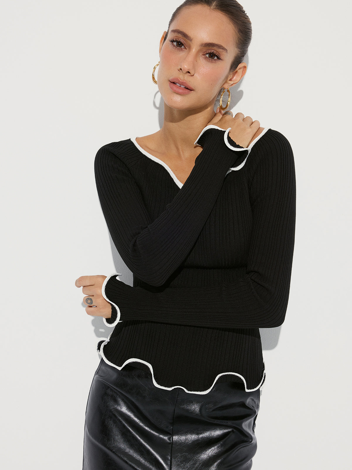 Contrast Ruffle Trim Ribbed Knit Top