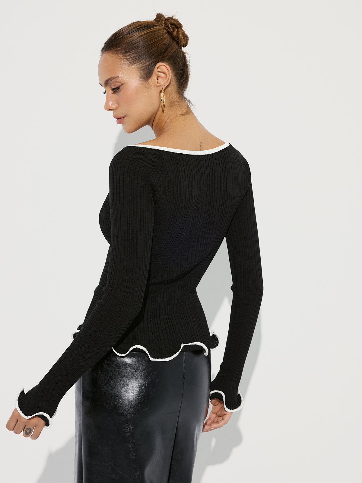 Contrast Ruffle Trim Ribbed Knit Top