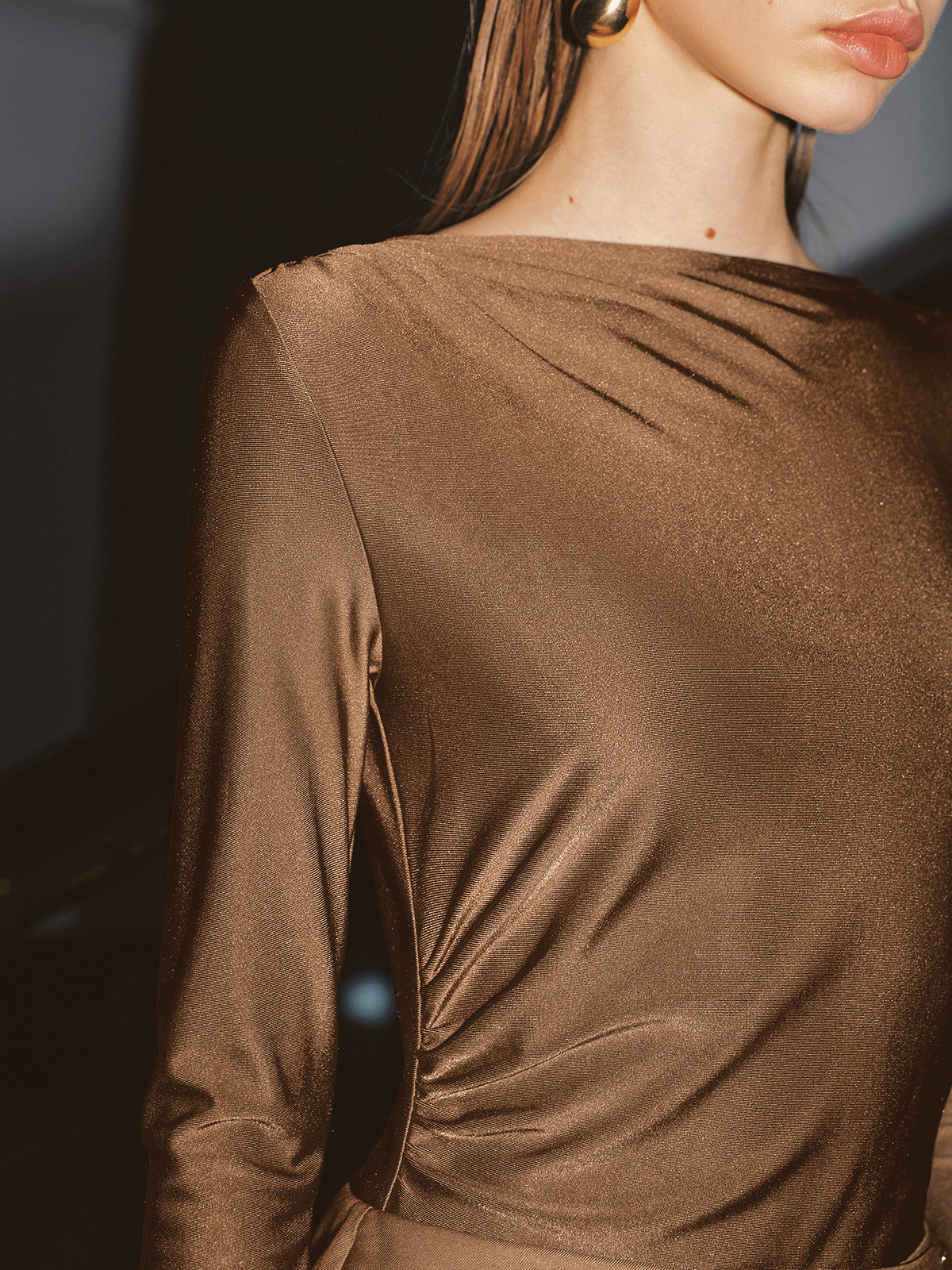 Mini-robe à manches longues et détails boutonnés